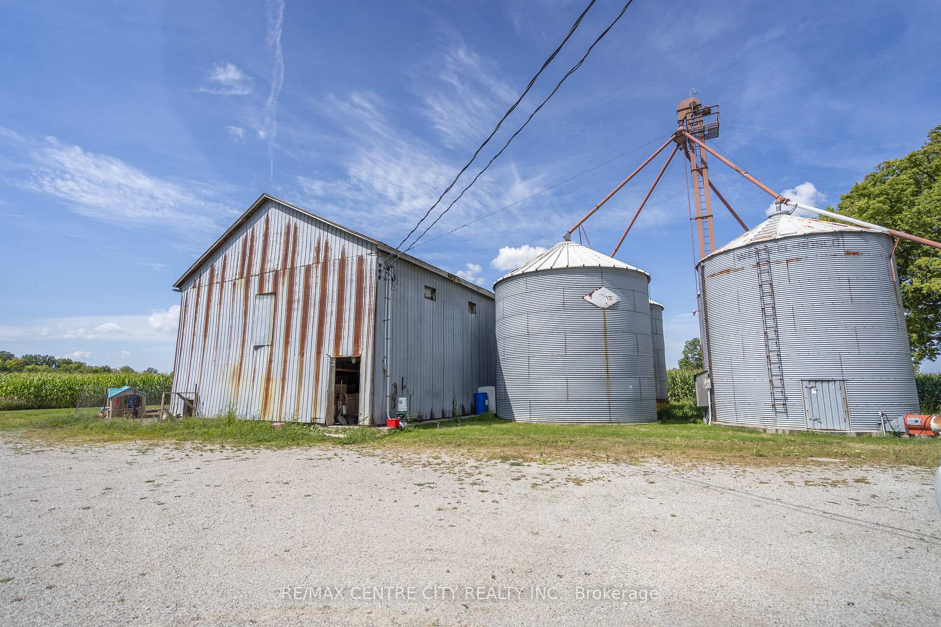 Photo 8 of 26523 Poplar Hill Road, North Middlesex, Parkhill — HOMEH