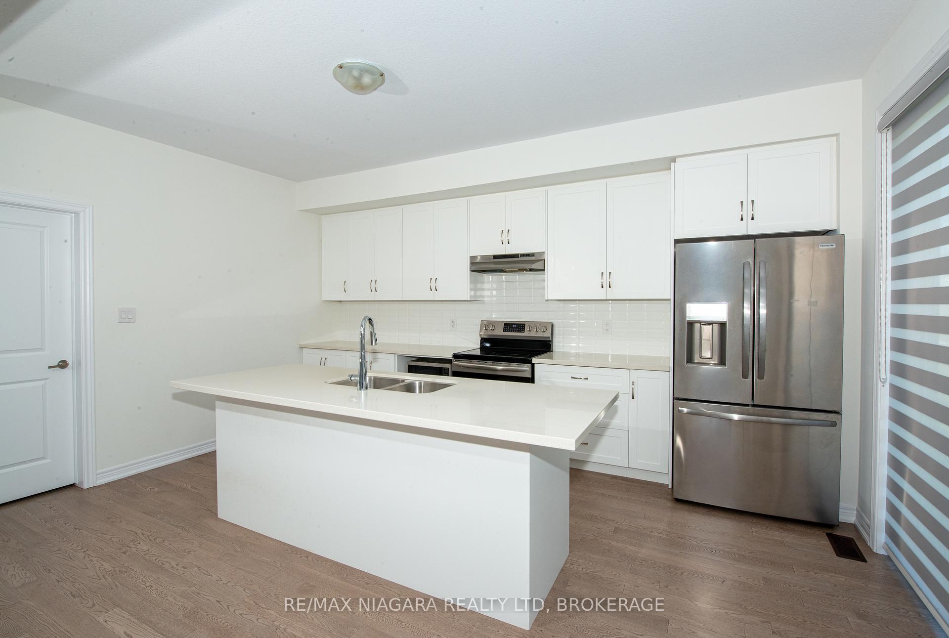 Photo 6 of 100 Blackbird Way, Hamilton, Mount Hope — HOMEH