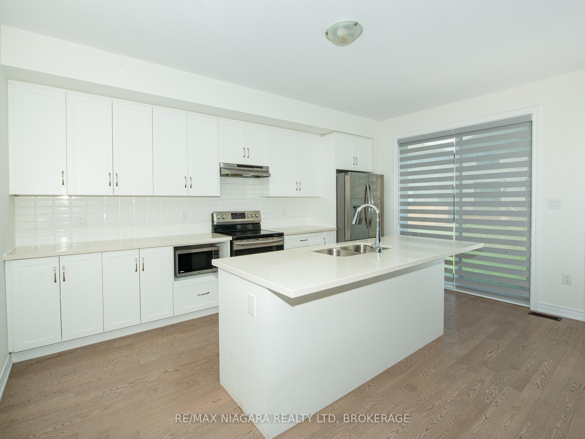 Photo 7 of 100 Blackbird Way, Hamilton, Mount Hope — HOMEH