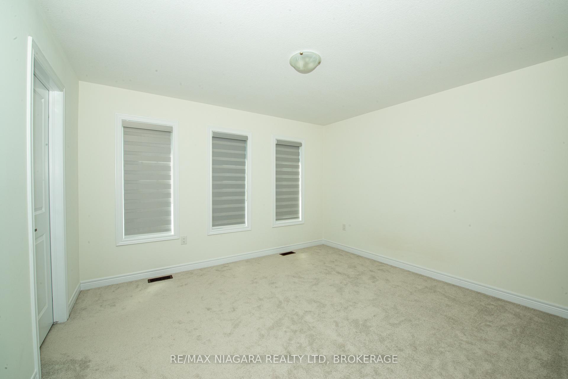 Photo 9 of 100 Blackbird Way, Hamilton, Mount Hope — HOMEH