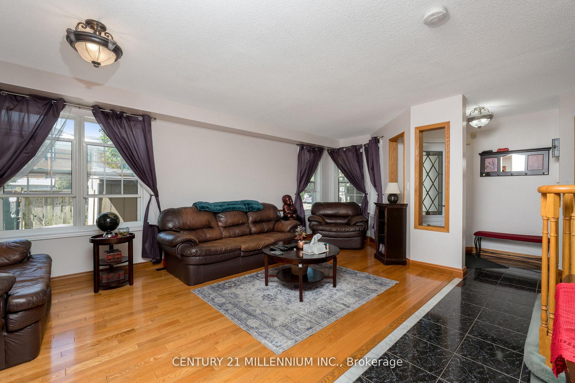 Photo 11 of 14 Forestgrove Circle, Brampton, Heart Lake East — HOMEH