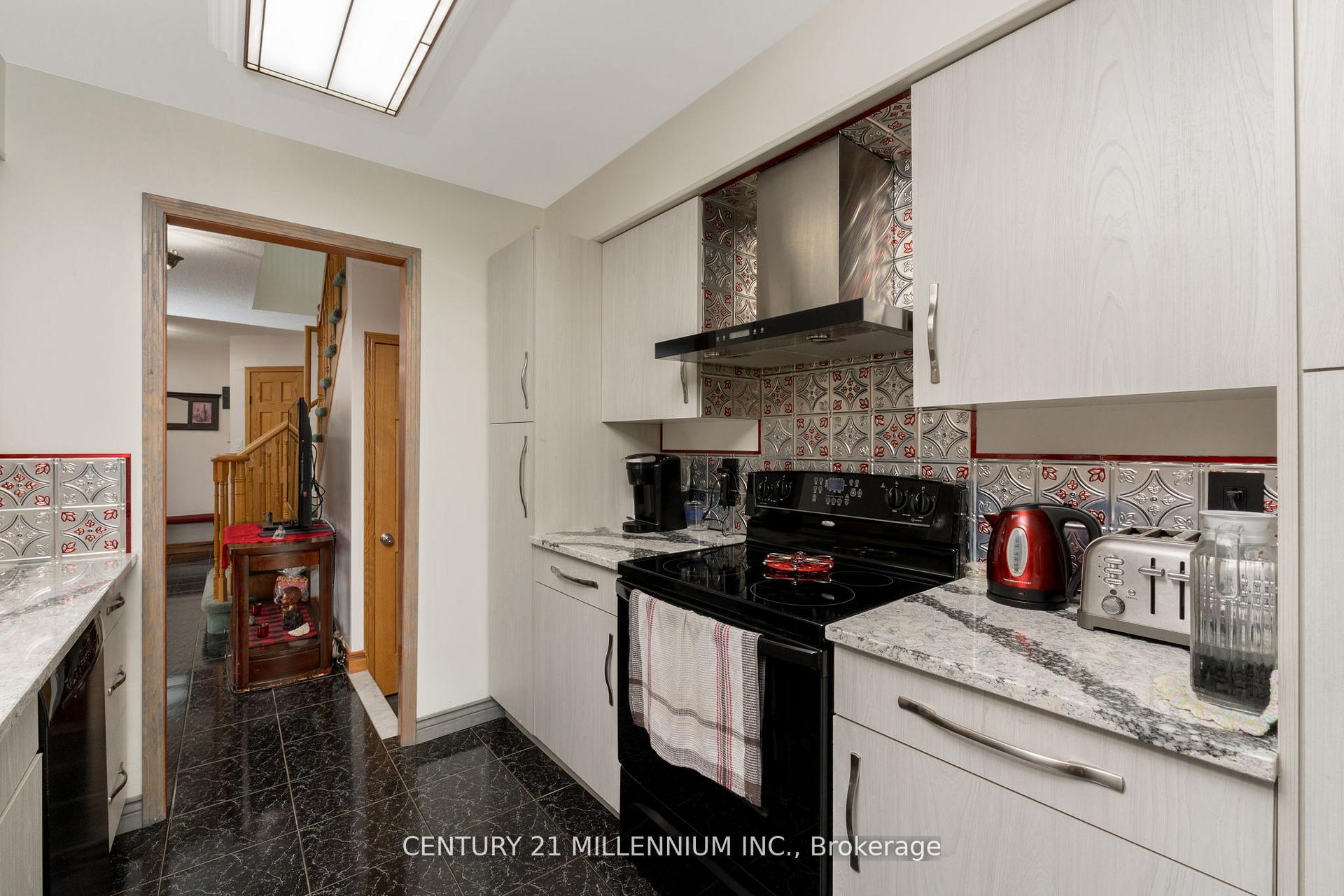 Photo 29 of 14 Forestgrove Circle, Brampton, Heart Lake East — HOMEH