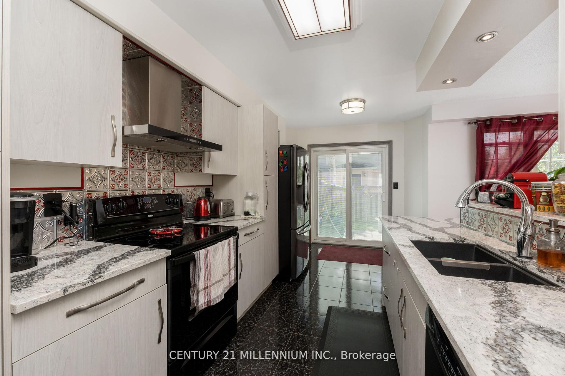 Photo 14 of 14 Forestgrove Circle, Brampton, Heart Lake East — HOMEH