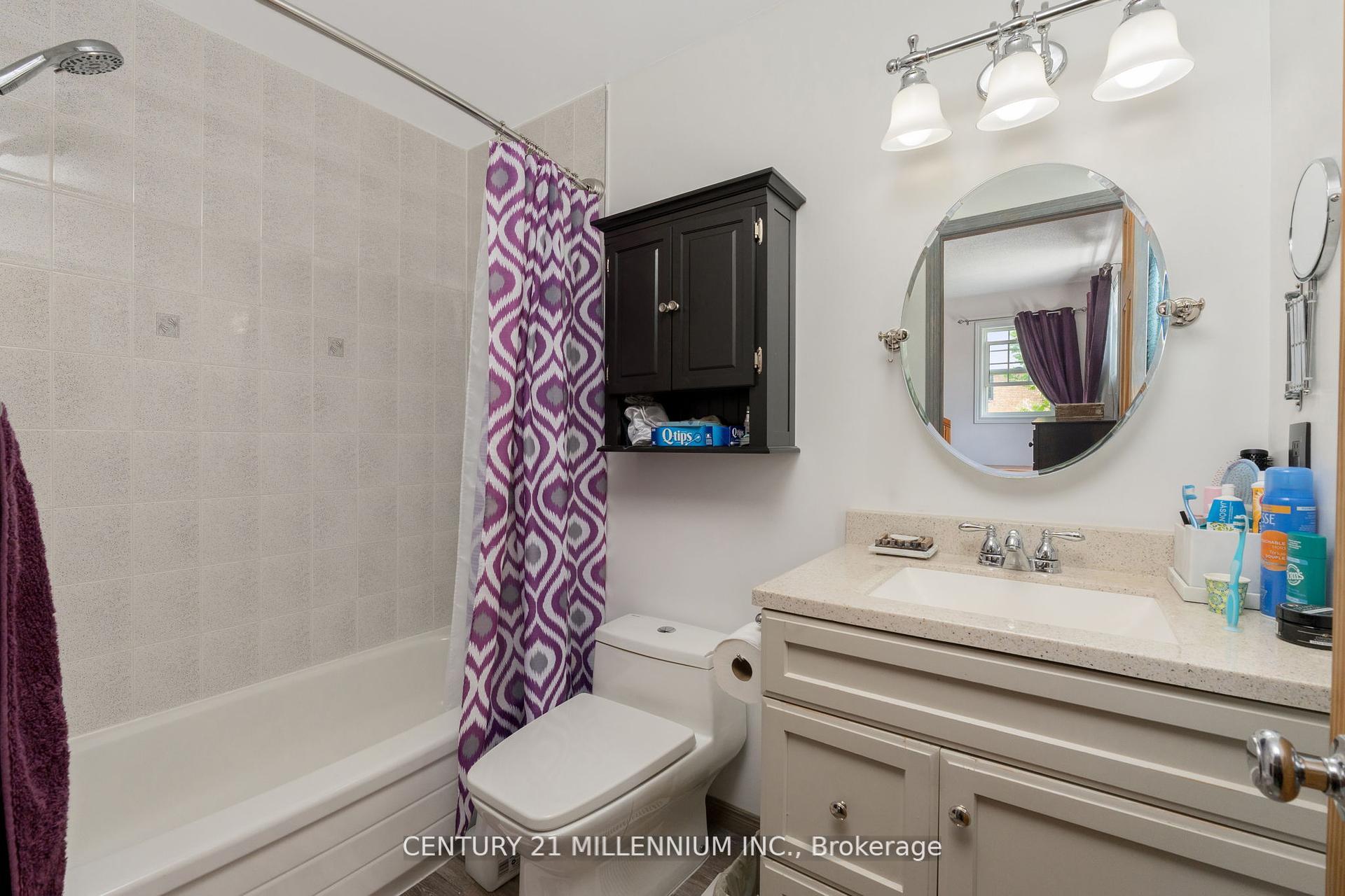 Photo 12 of 14 Forestgrove Circle, Brampton, Heart Lake East — HOMEH