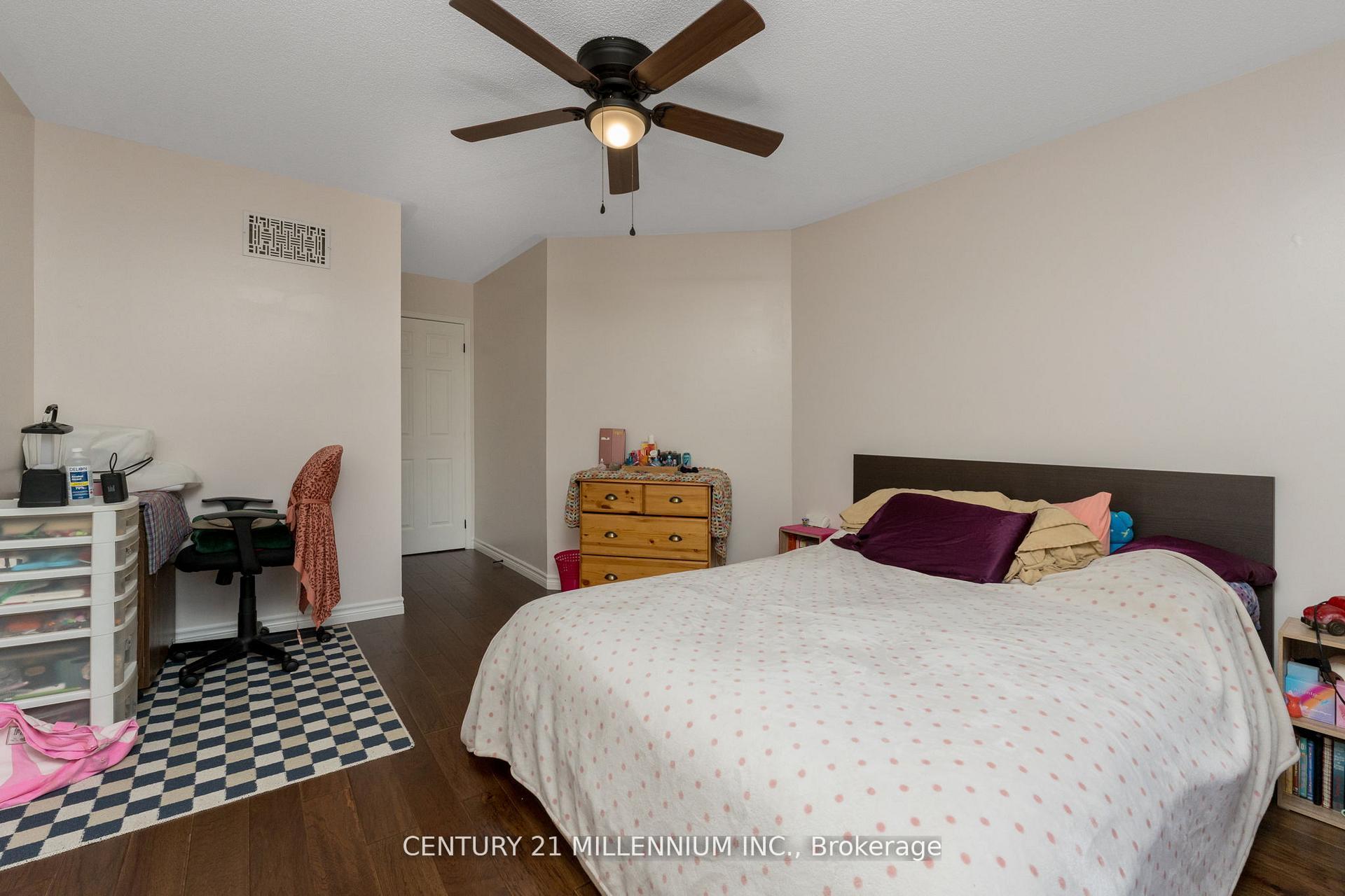Photo 23 of 14 Forestgrove Circle, Brampton, Heart Lake East — HOMEH