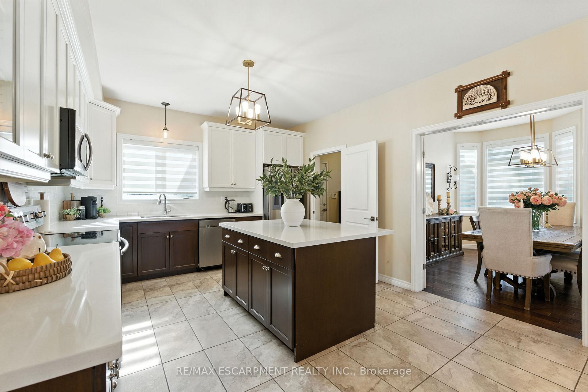 Photo 3 of 1533 Upper Sherman Avenue, Hamilton, Randall — HOMEH