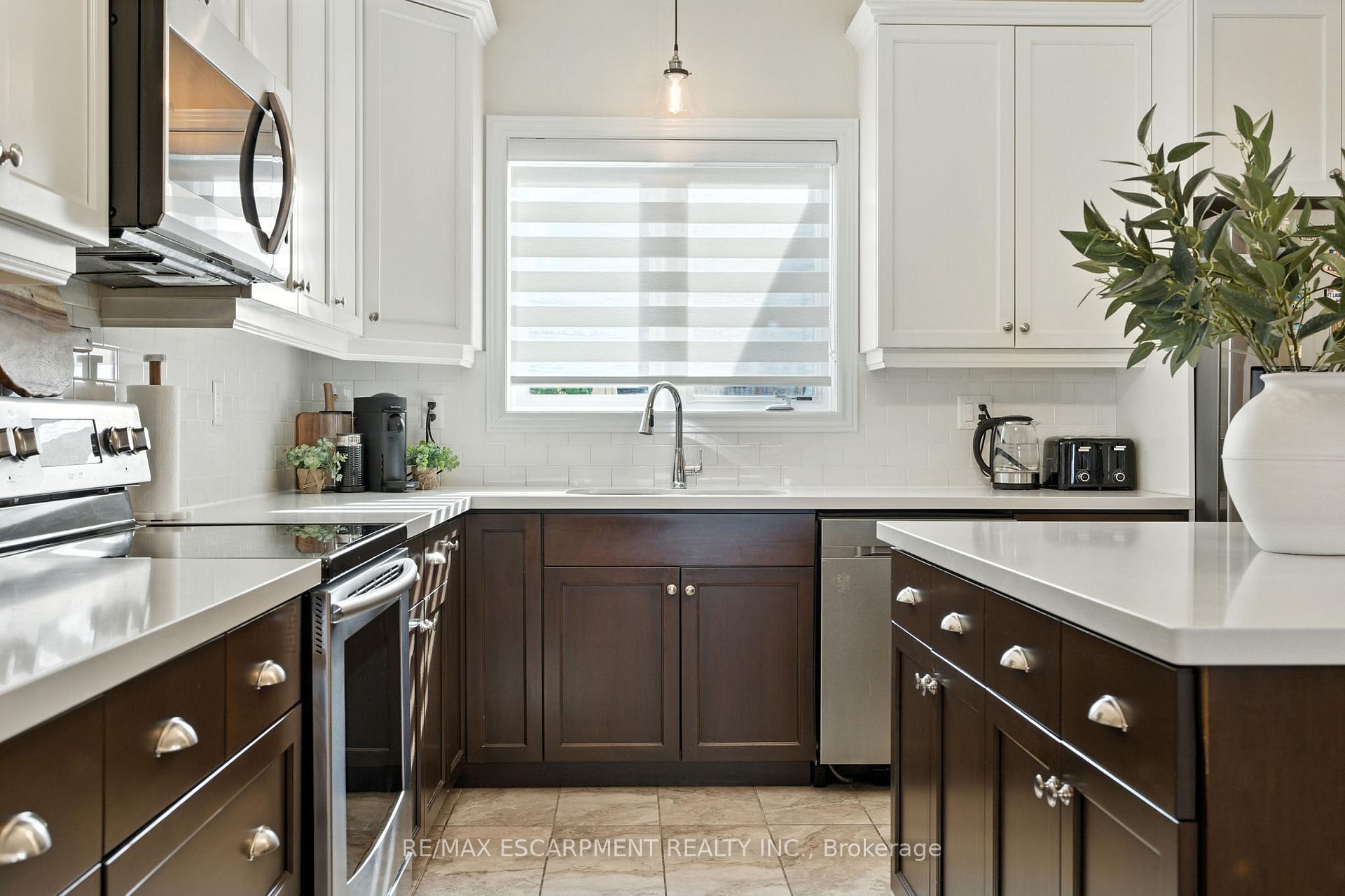 Photo 10 of 1533 Upper Sherman Avenue, Hamilton, Randall — HOMEH