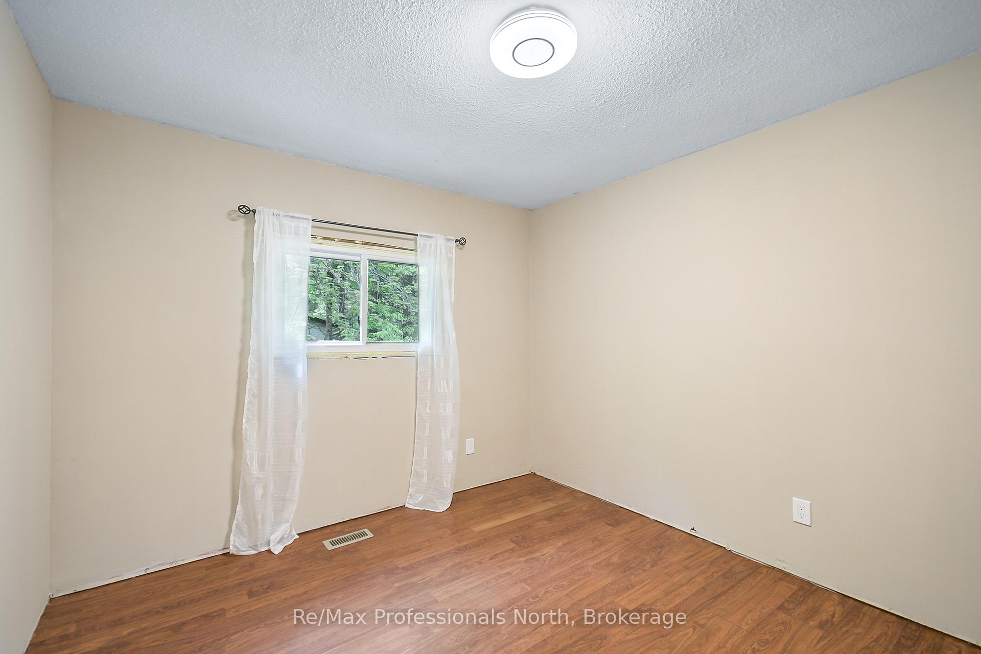 Photo 13 of 10 Wilshier Boulevard, Bracebridge, Macaulay — HOMEH