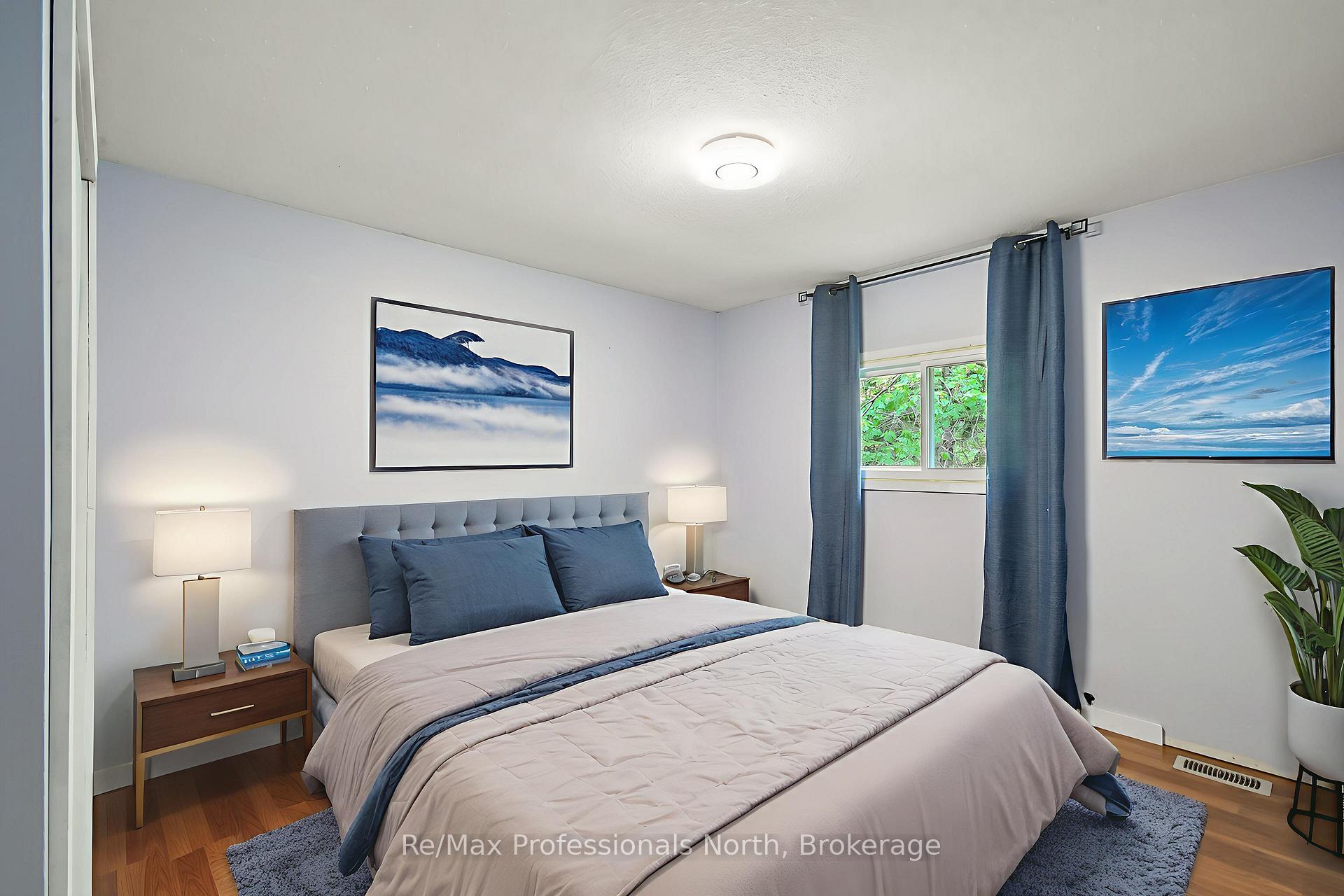 Photo 17 of 10 Wilshier Boulevard, Bracebridge, Macaulay — HOMEH