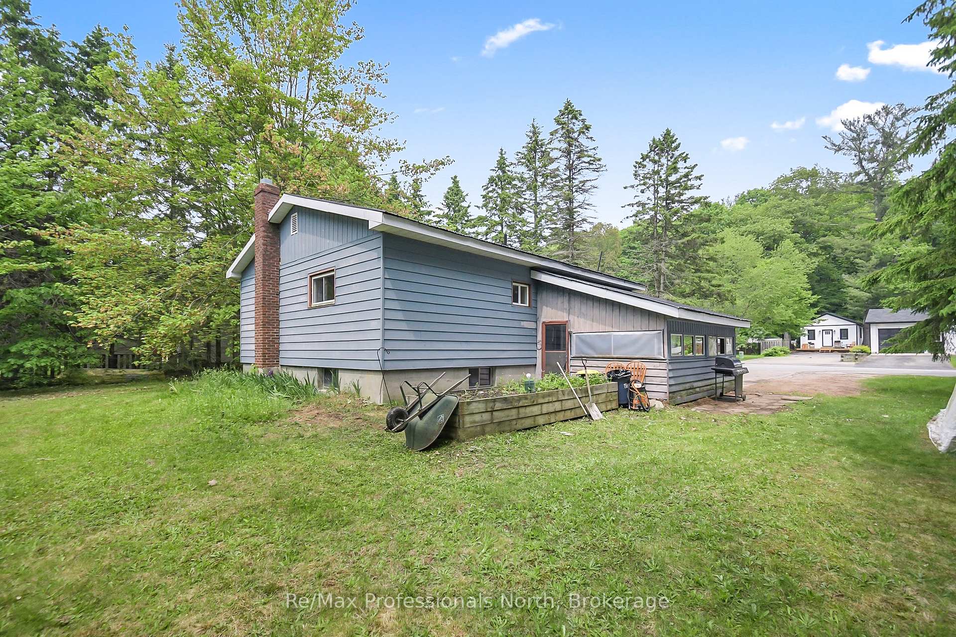 Photo 24 of 10 Wilshier Boulevard, Bracebridge, Macaulay — HOMEH