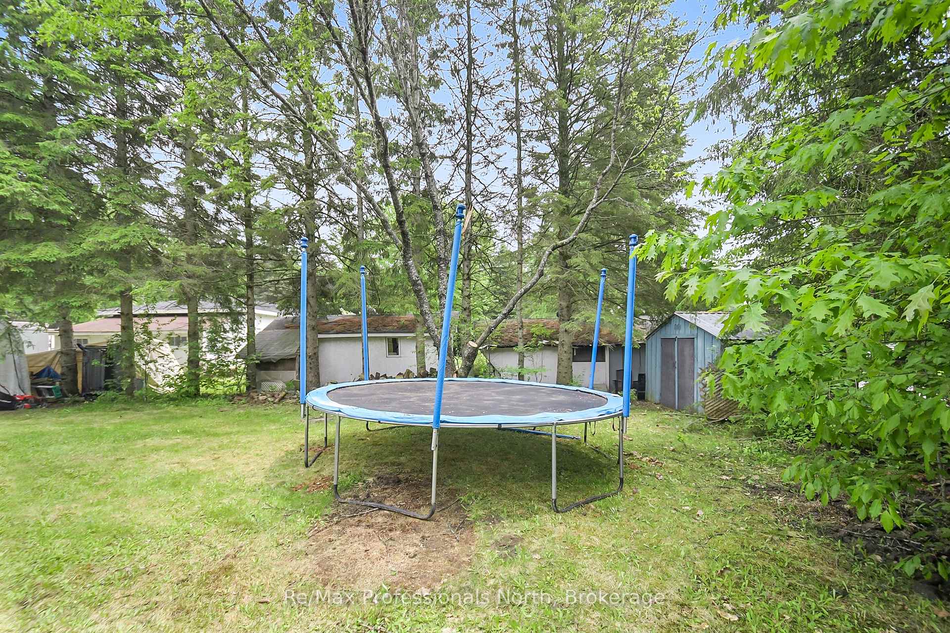 Photo 22 of 10 Wilshier Boulevard, Bracebridge, Macaulay — HOMEH