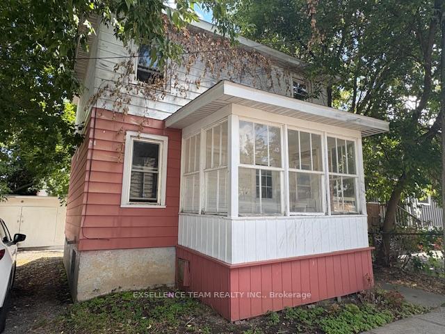 Photo 2 of 1 Menard Avenue E, Cornwall — HOMEH