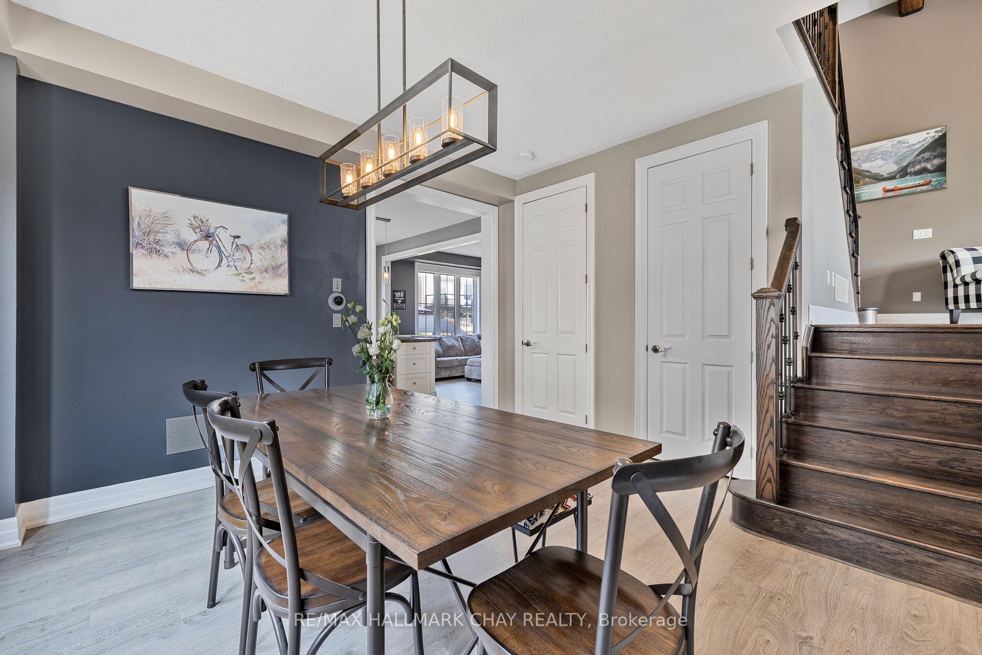 Photo 3 of 47 Kennedy Boulevard, New Tecumseth, Alliston — HOMEH