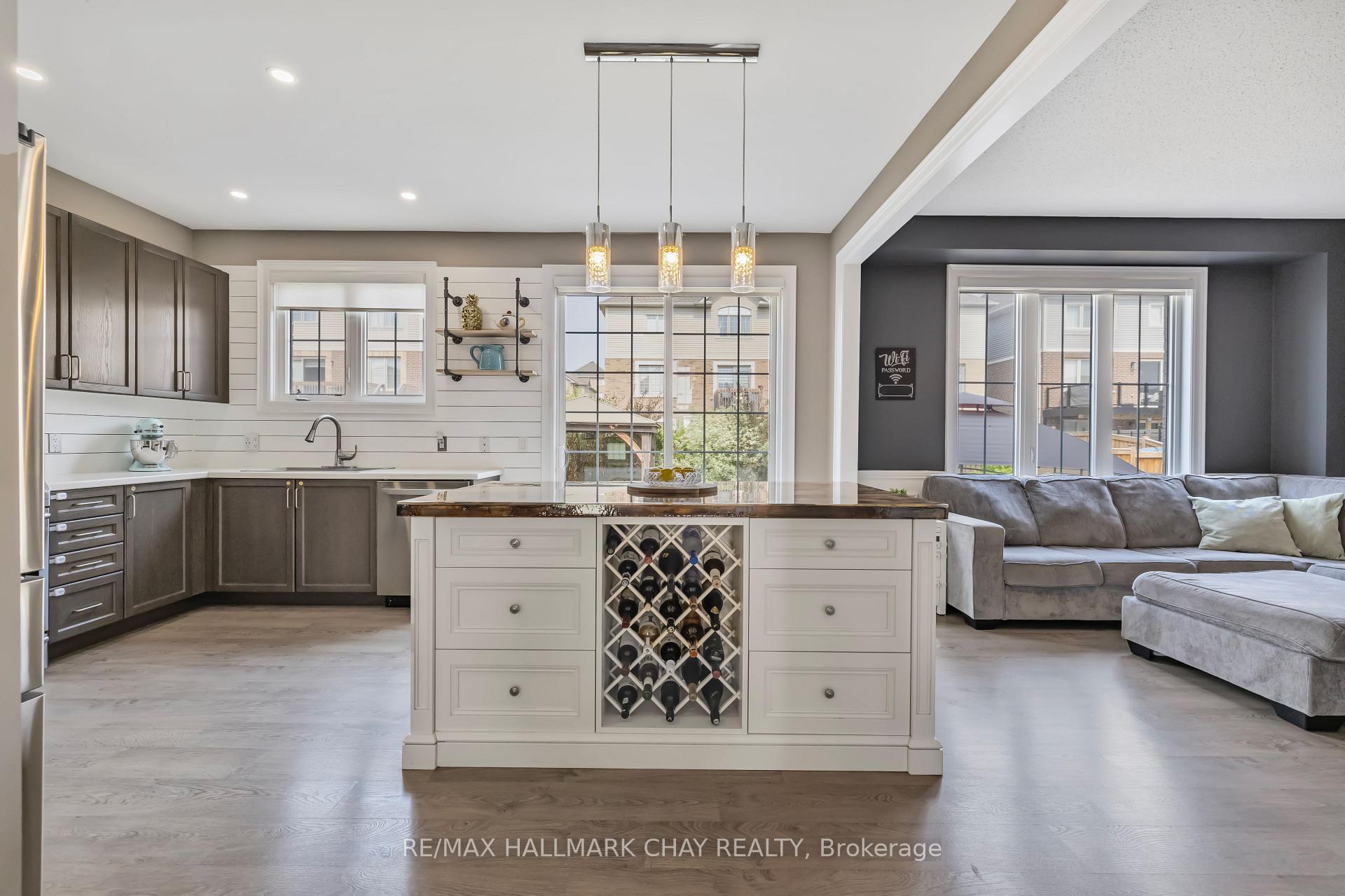 Photo 8 of 47 Kennedy Boulevard, New Tecumseth, Alliston — HOMEH