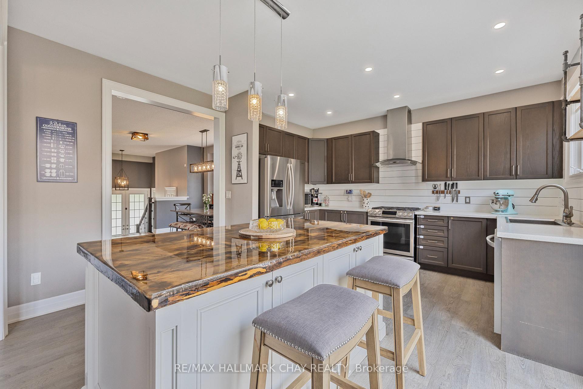 Photo 10 of 47 Kennedy Boulevard, New Tecumseth, Alliston — HOMEH