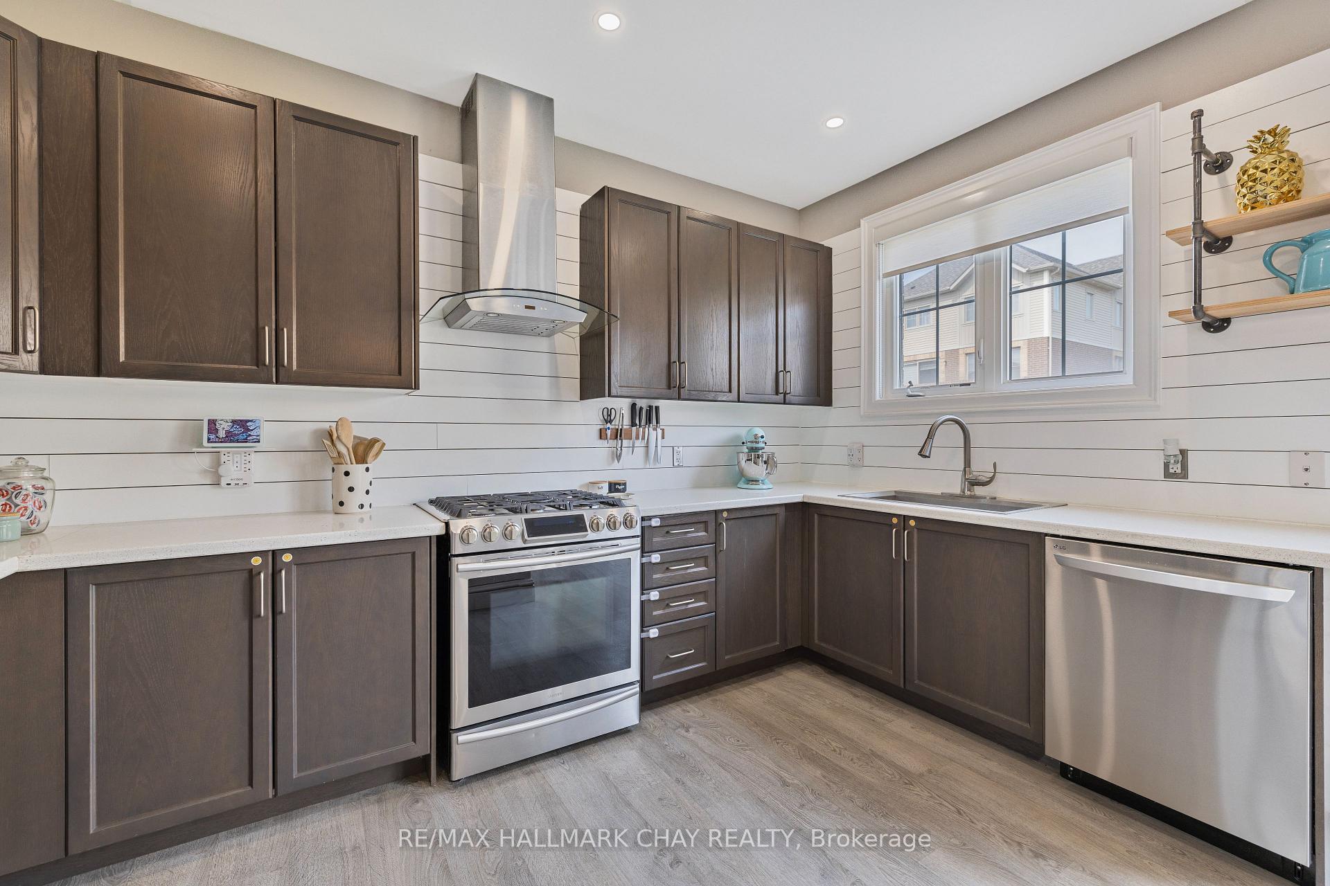 Photo 15 of 47 Kennedy Boulevard, New Tecumseth, Alliston — HOMEH