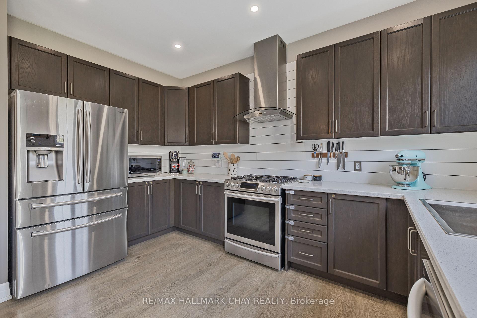 Photo 13 of 47 Kennedy Boulevard, New Tecumseth, Alliston — HOMEH