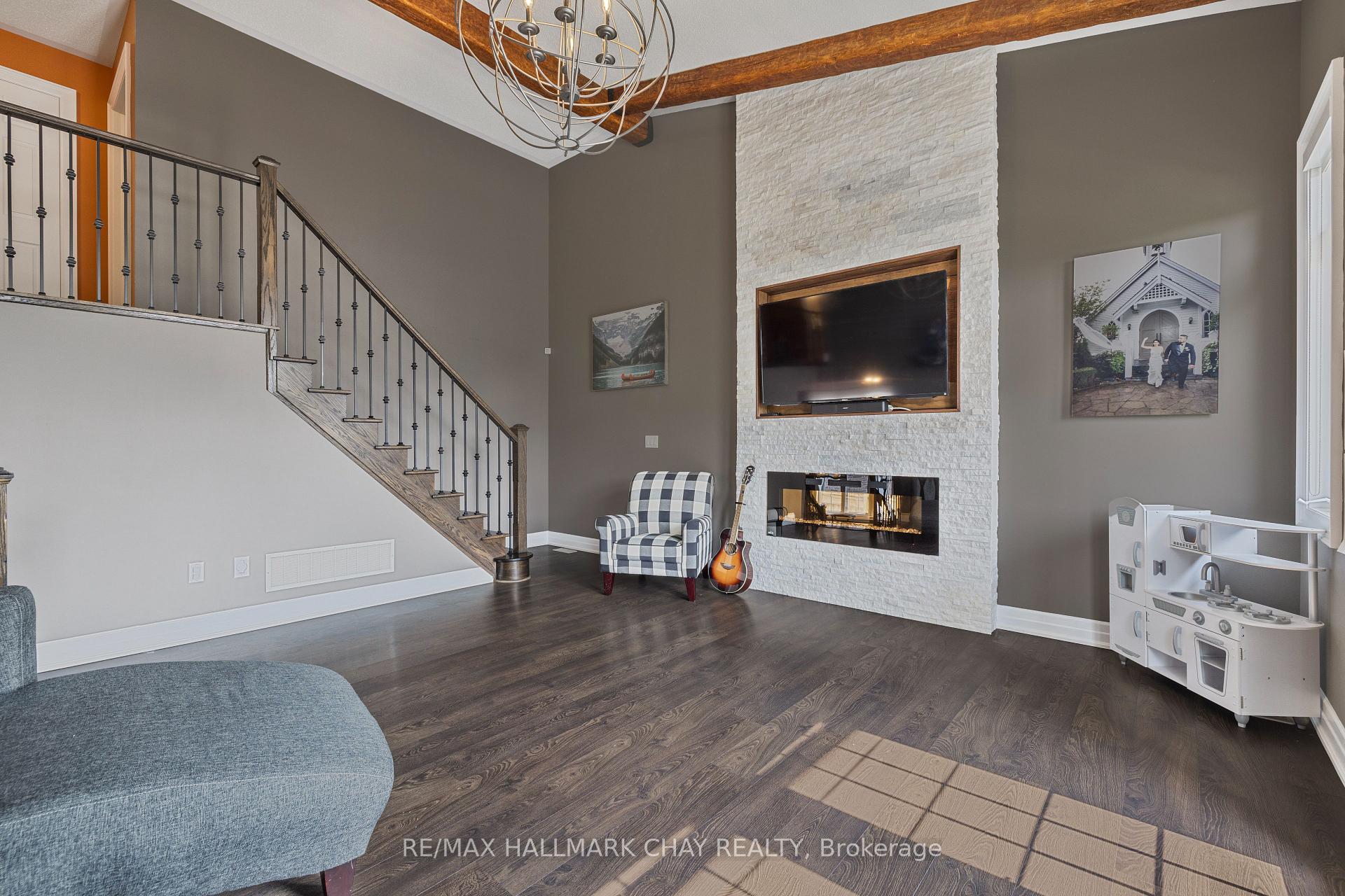 Photo 18 of 47 Kennedy Boulevard, New Tecumseth, Alliston — HOMEH