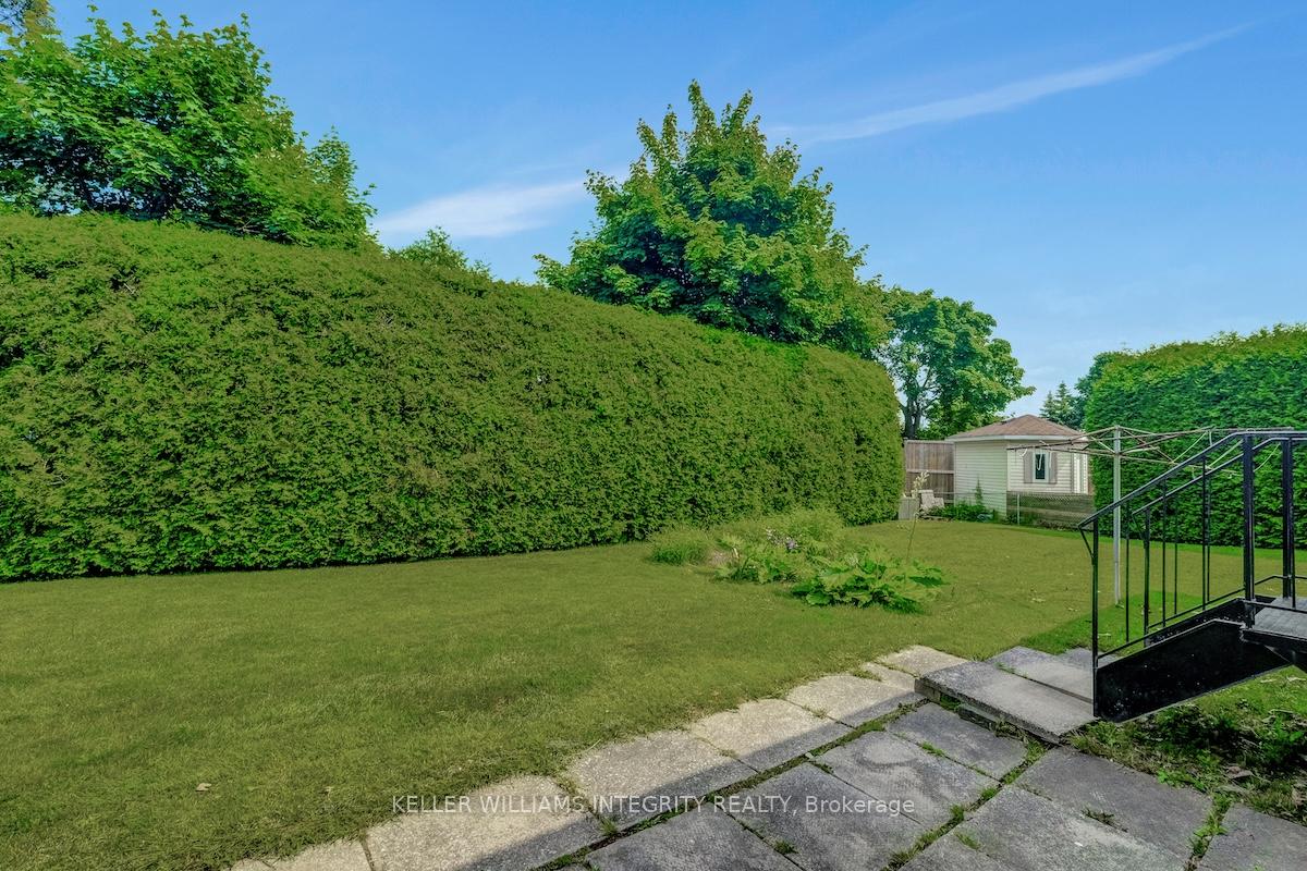 Photo 24 of 1895 Greenacre Crescent, Ottawa, Beacon Hill South — HOMEH