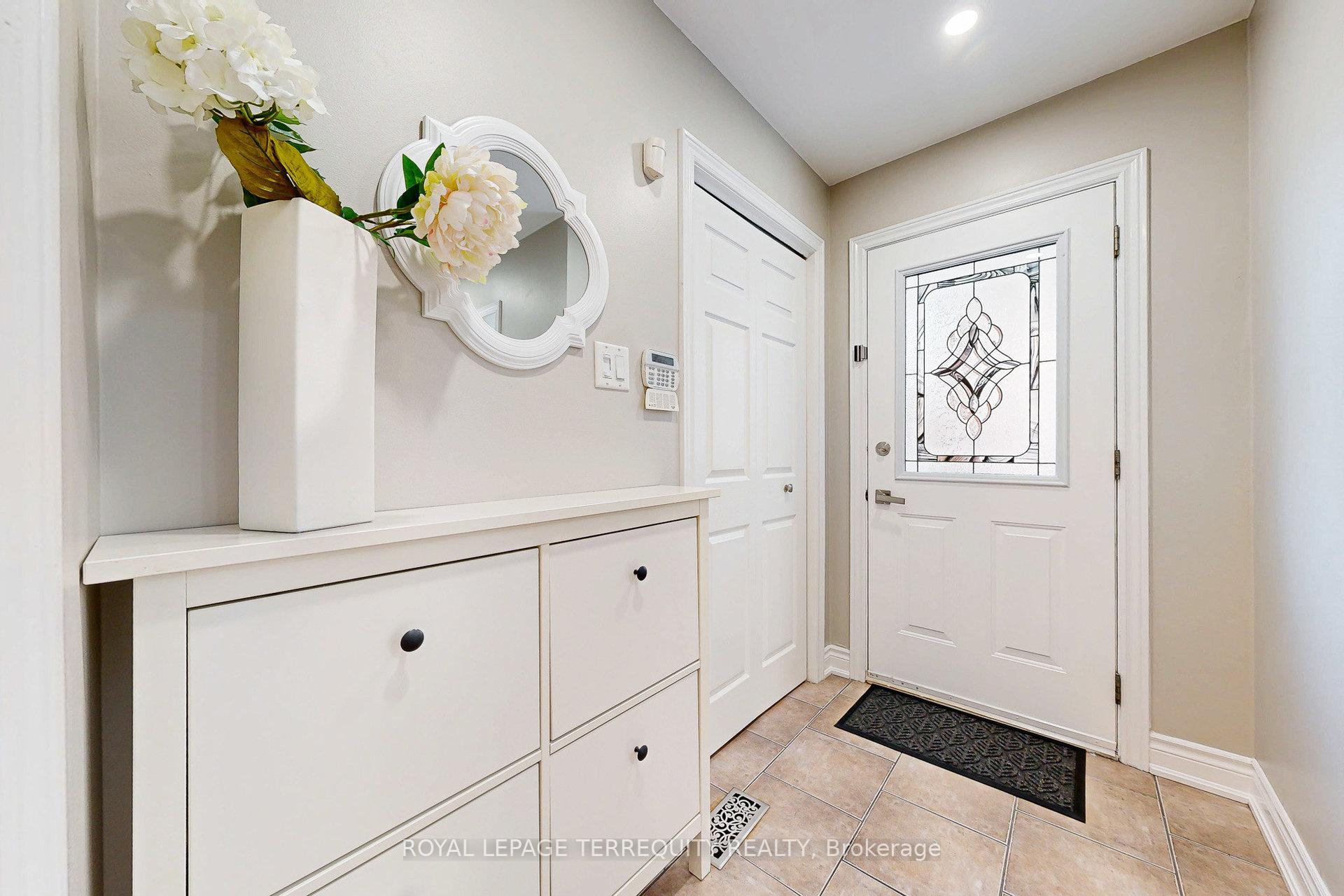 Photo 7 of 20 Woodcroft Lane, Vaughan, West Woodbridge — HOMEH