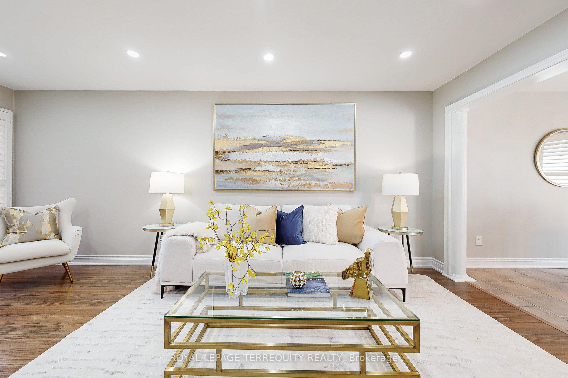 Photo 4 of 20 Woodcroft Lane, Vaughan, West Woodbridge — HOMEH