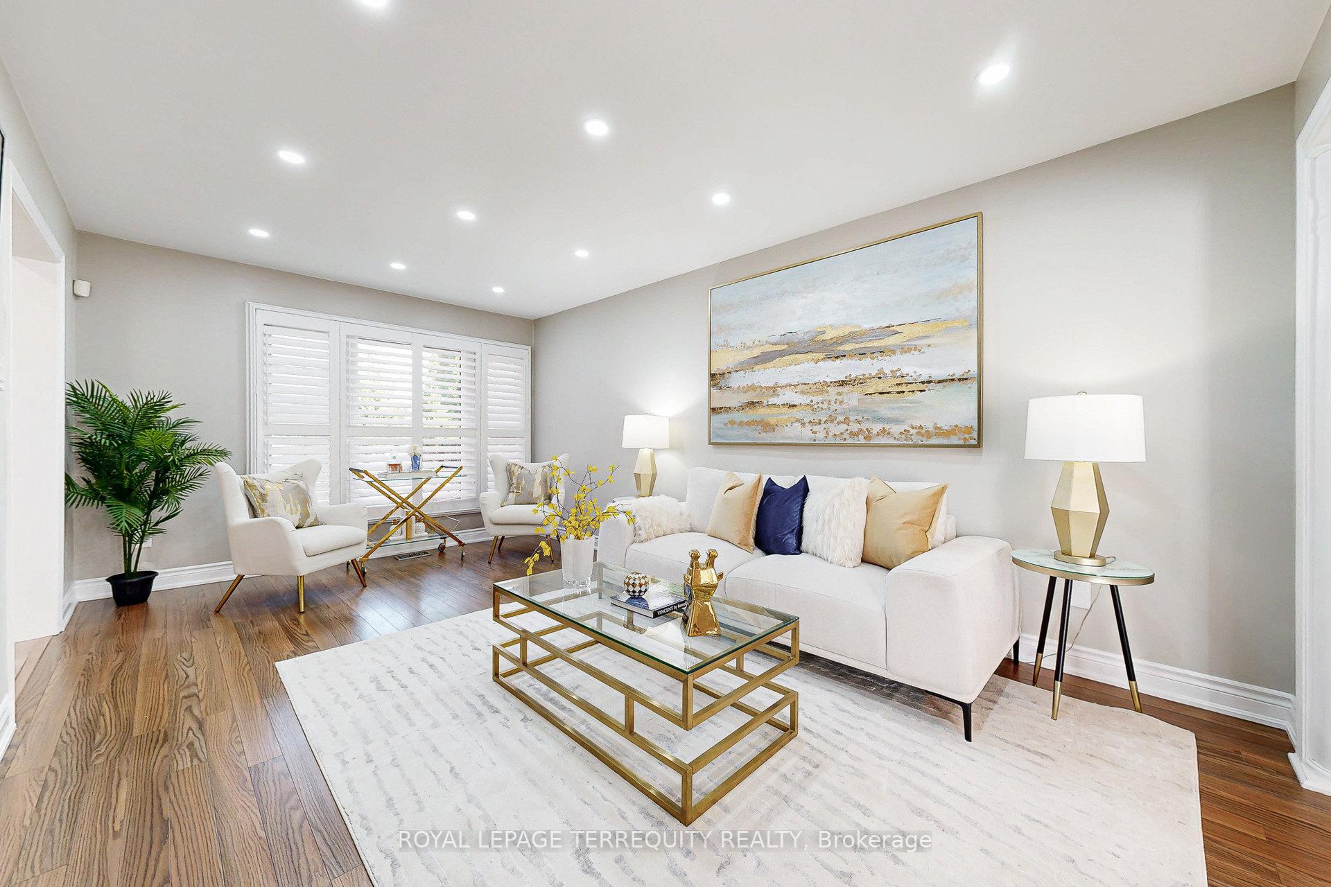 Photo 3 of 20 Woodcroft Lane, Vaughan, West Woodbridge — HOMEH