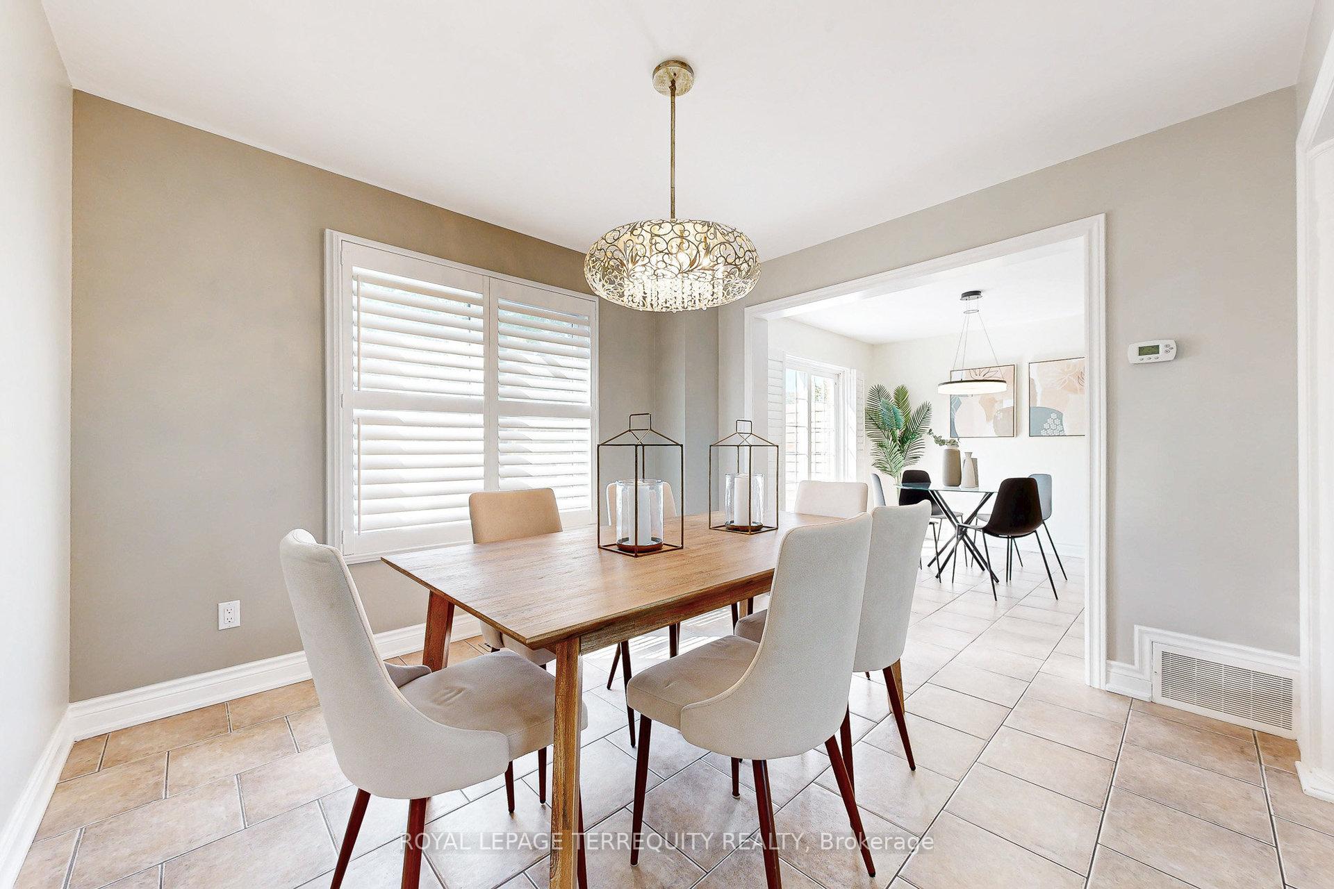 Photo 8 of 20 Woodcroft Lane, Vaughan, West Woodbridge — HOMEH