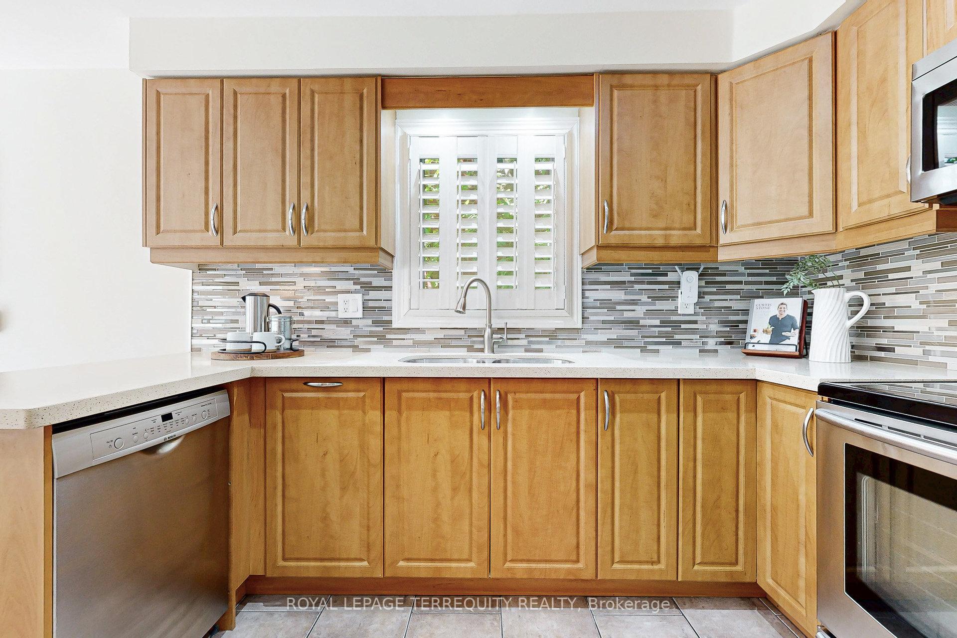 Photo 11 of 20 Woodcroft Lane, Vaughan, West Woodbridge — HOMEH