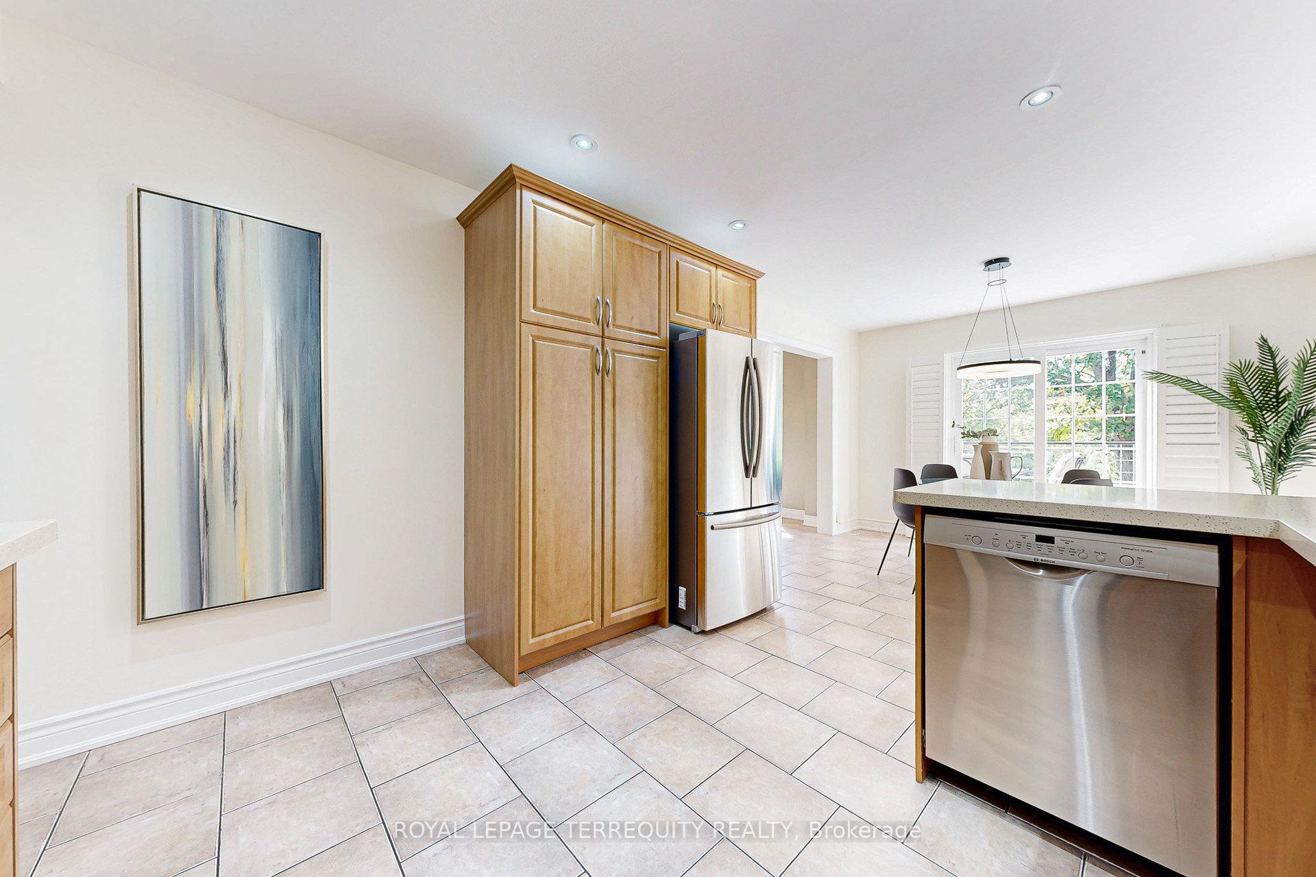 Photo 10 of 20 Woodcroft Lane, Vaughan, West Woodbridge — HOMEH
