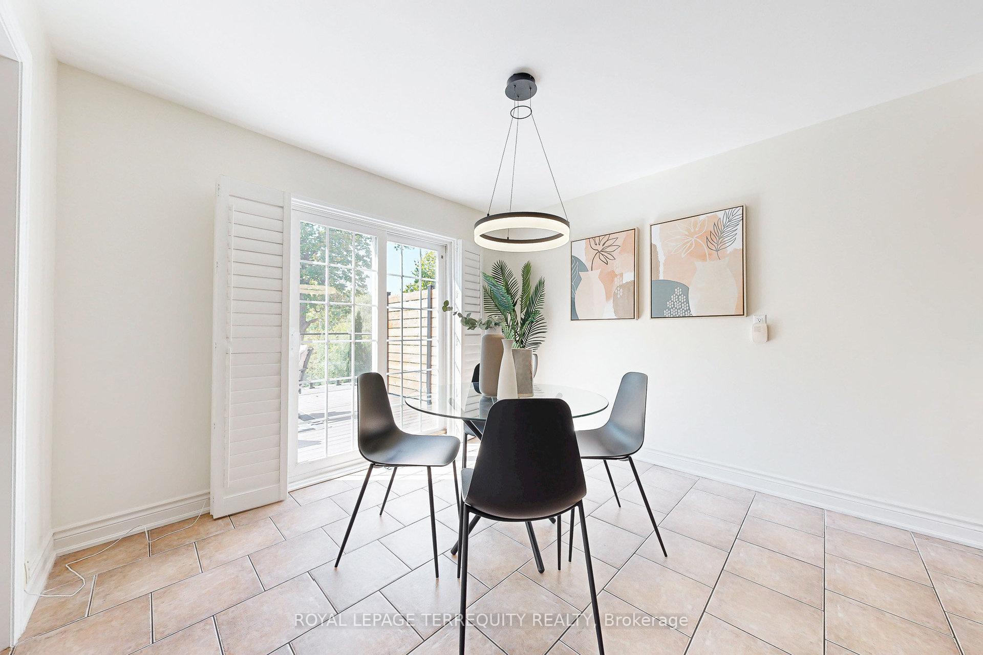 Photo 9 of 20 Woodcroft Lane, Vaughan, West Woodbridge — HOMEH