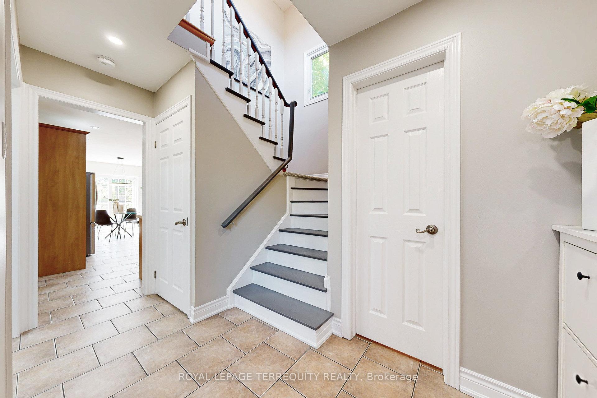 Photo 12 of 20 Woodcroft Lane, Vaughan, West Woodbridge — HOMEH