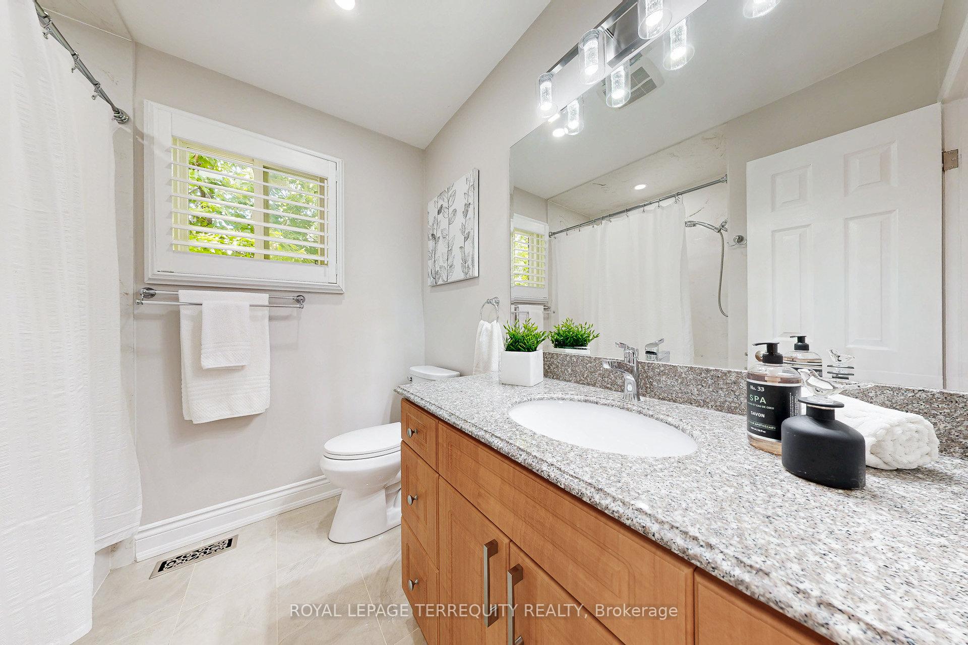 Photo 16 of 20 Woodcroft Lane, Vaughan, West Woodbridge — HOMEH