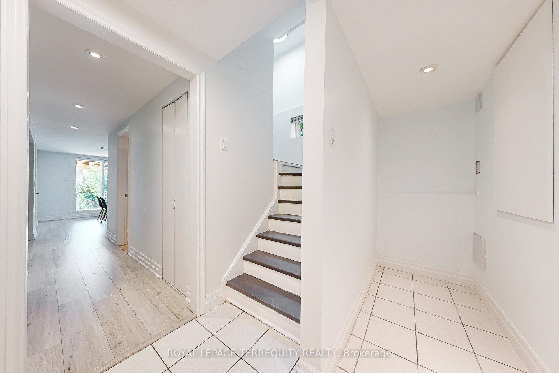 Photo 28 of 20 Woodcroft Lane, Vaughan, West Woodbridge — HOMEH