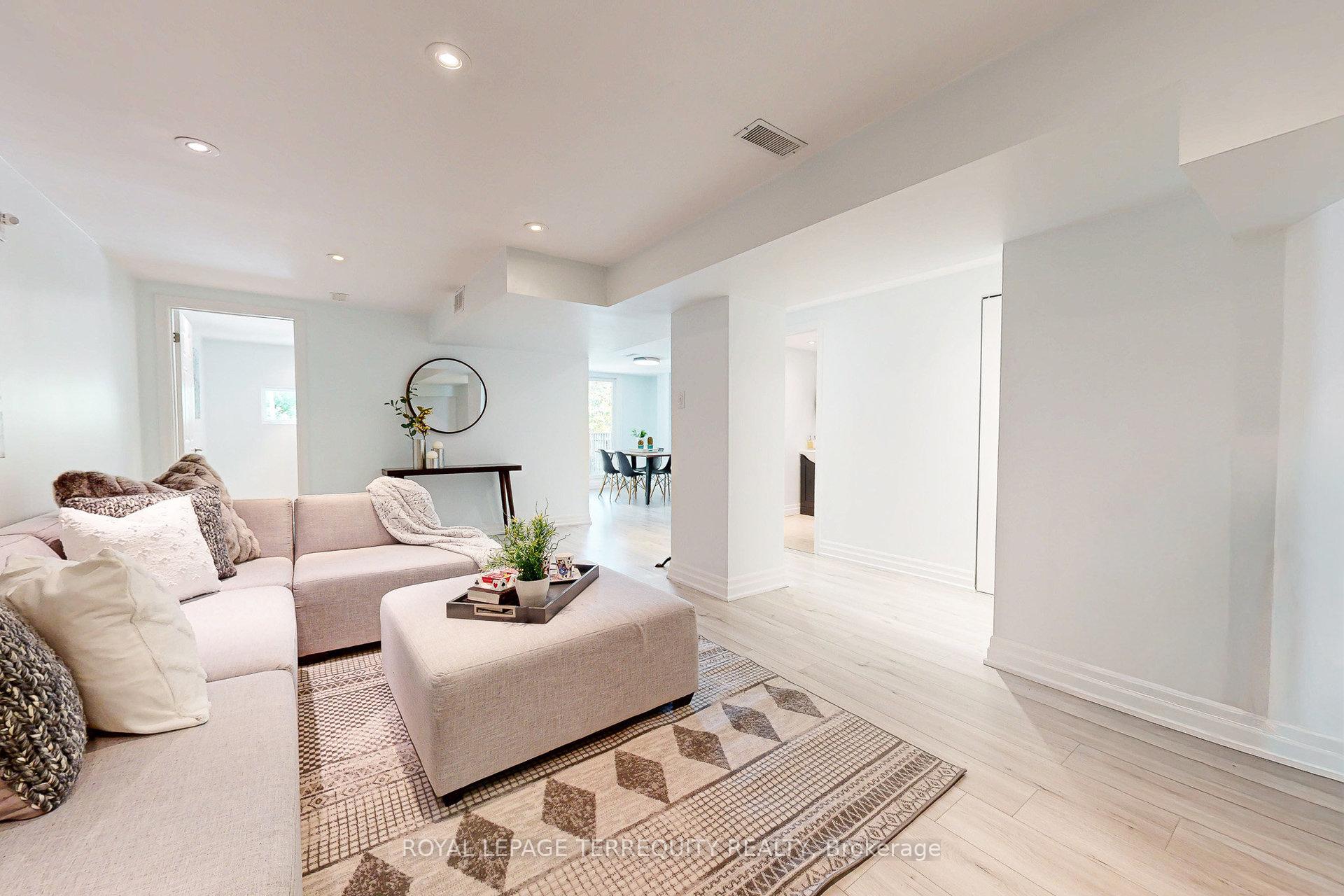 Photo 32 of 20 Woodcroft Lane, Vaughan, West Woodbridge — HOMEH