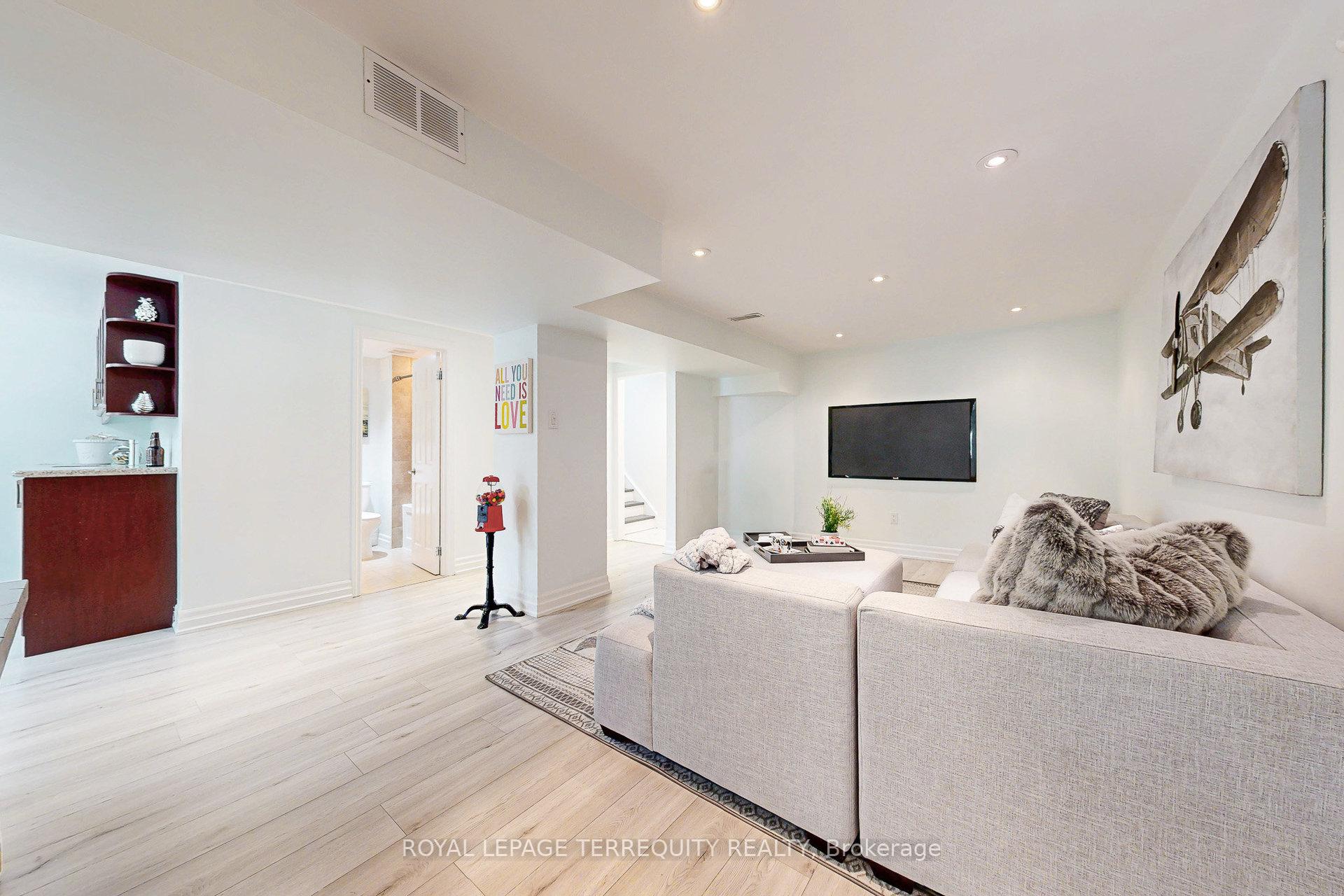 Photo 31 of 20 Woodcroft Lane, Vaughan, West Woodbridge — HOMEH
