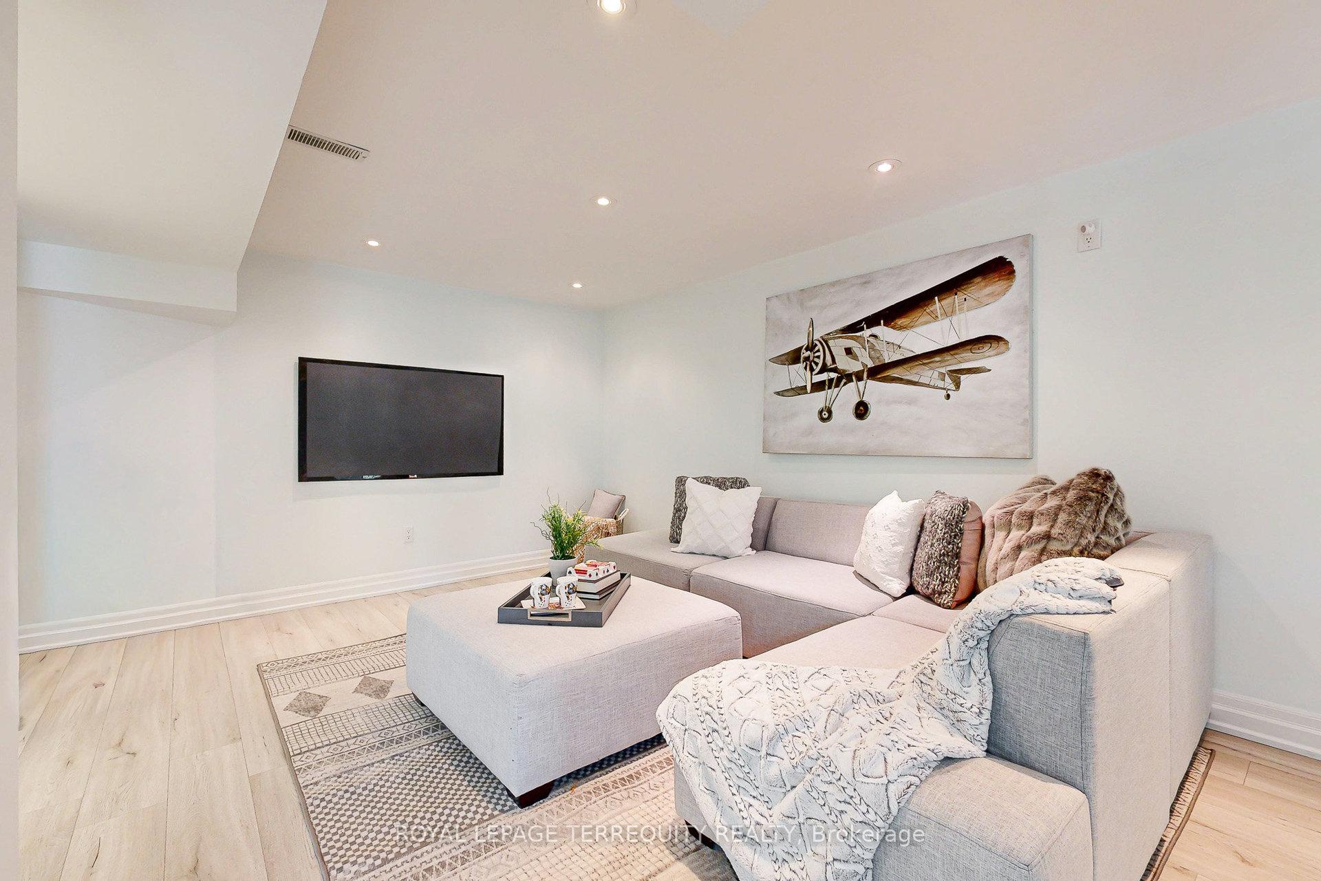 Photo 34 of 20 Woodcroft Lane, Vaughan, West Woodbridge — HOMEH