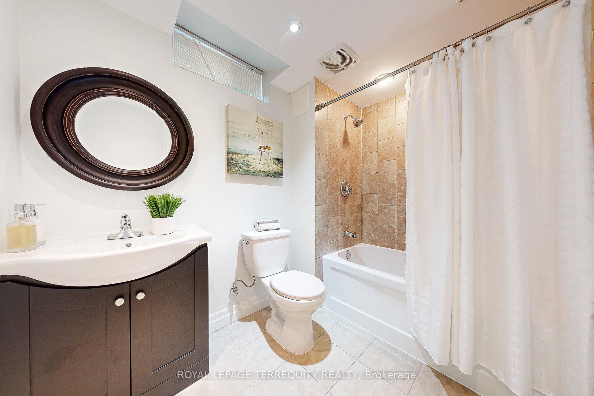 Photo 33 of 20 Woodcroft Lane, Vaughan, West Woodbridge — HOMEH