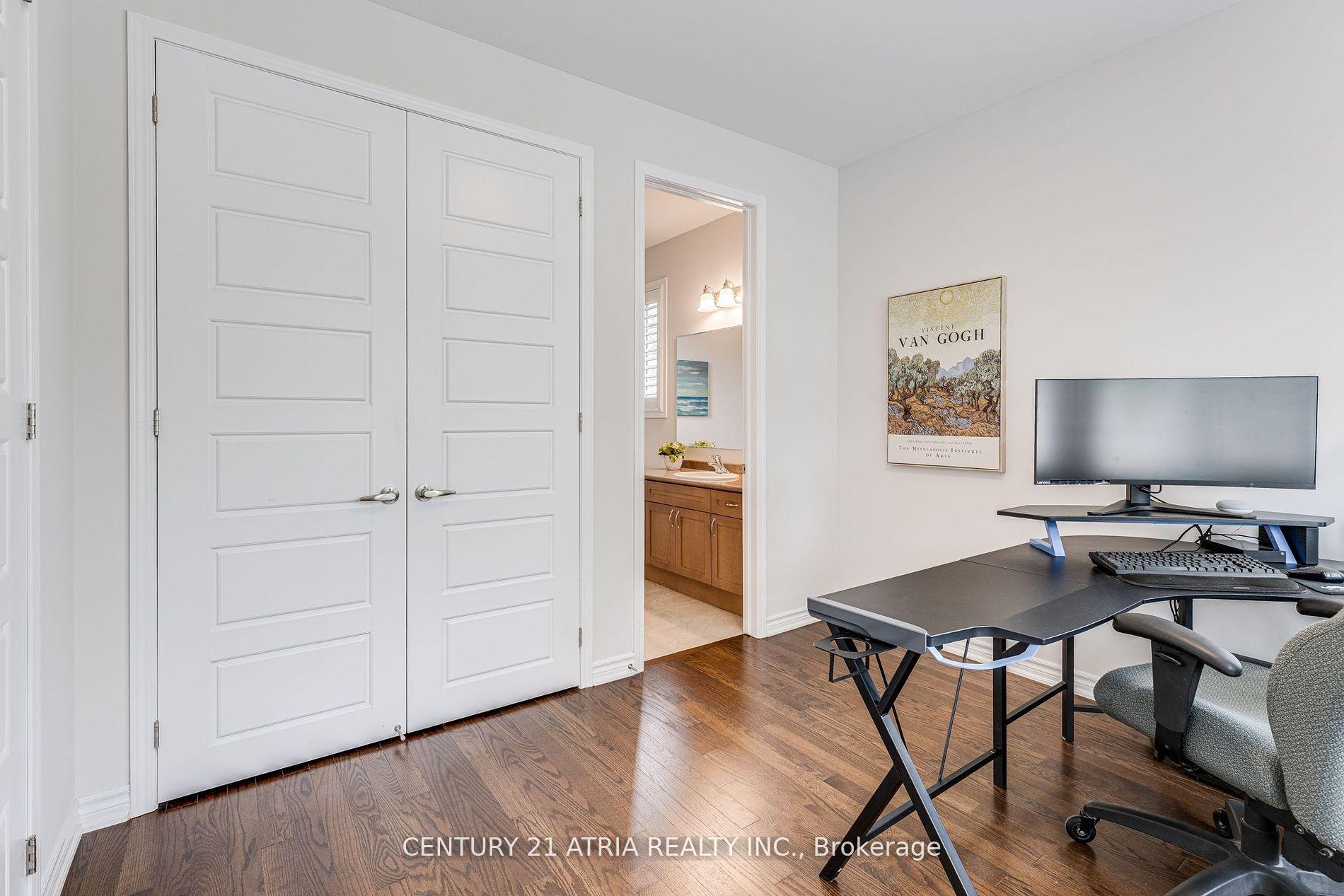 Photo 2 of 122 Degraaf Crescent, Aurora, Rural Aurora — HOMEH