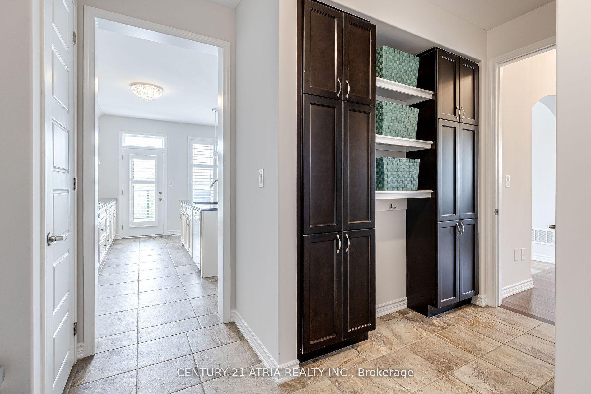 Photo 11 of 122 Degraaf Crescent, Aurora, Rural Aurora — HOMEH