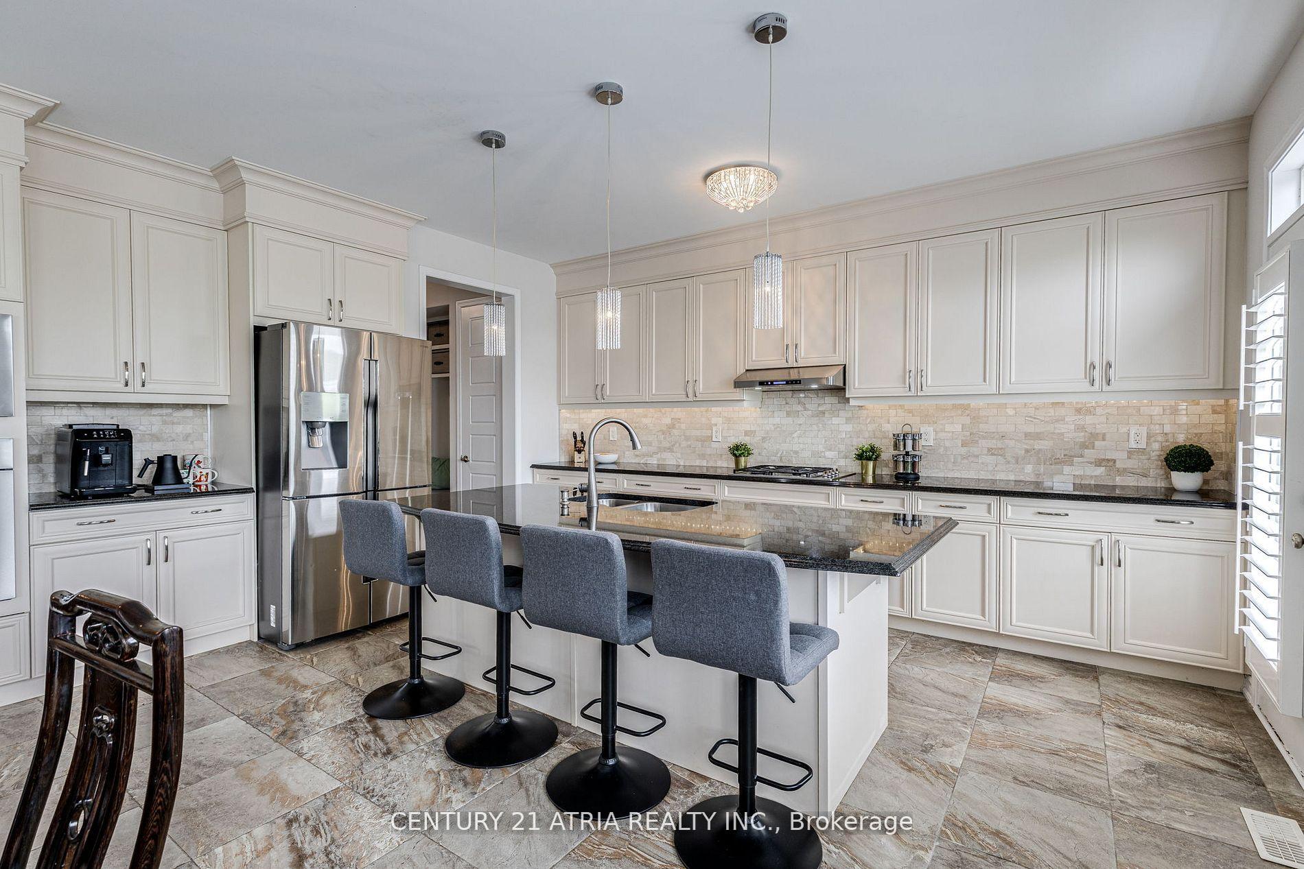 Photo 31 of 122 Degraaf Crescent, Aurora, Rural Aurora — HOMEH