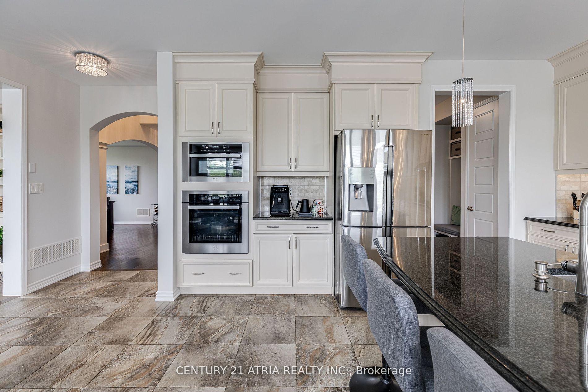 Photo 19 of 122 Degraaf Crescent, Aurora, Rural Aurora — HOMEH