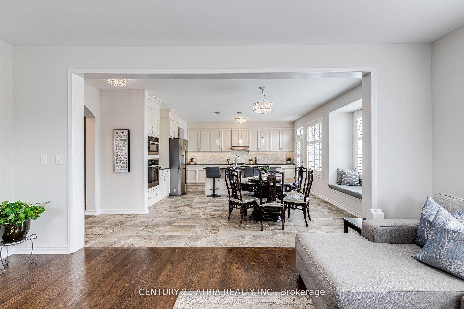 Photo 15 of 122 Degraaf Crescent, Aurora, Rural Aurora — HOMEH