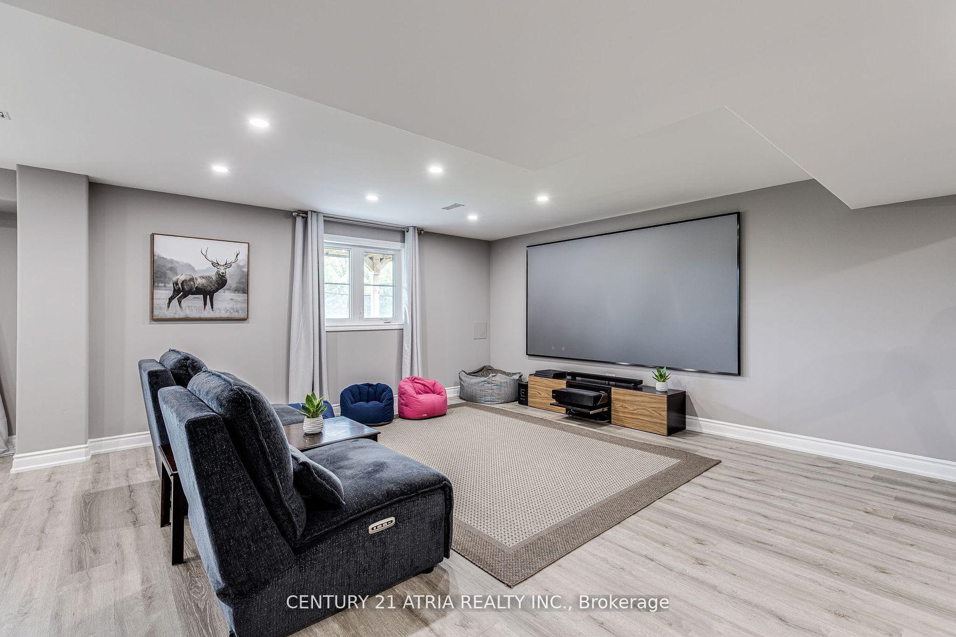 Photo 14 of 122 Degraaf Crescent, Aurora, Rural Aurora — HOMEH