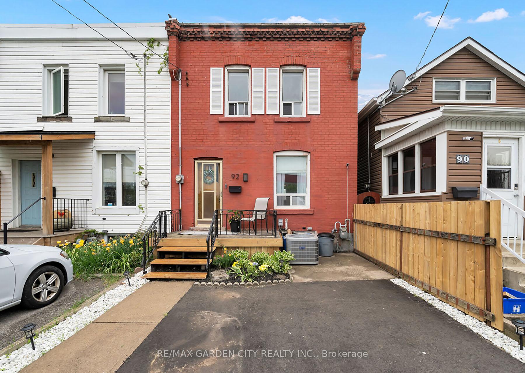 Photo 1 of 92 Glendale Avenue N, Hamilton, Crown Point — HOMEH
