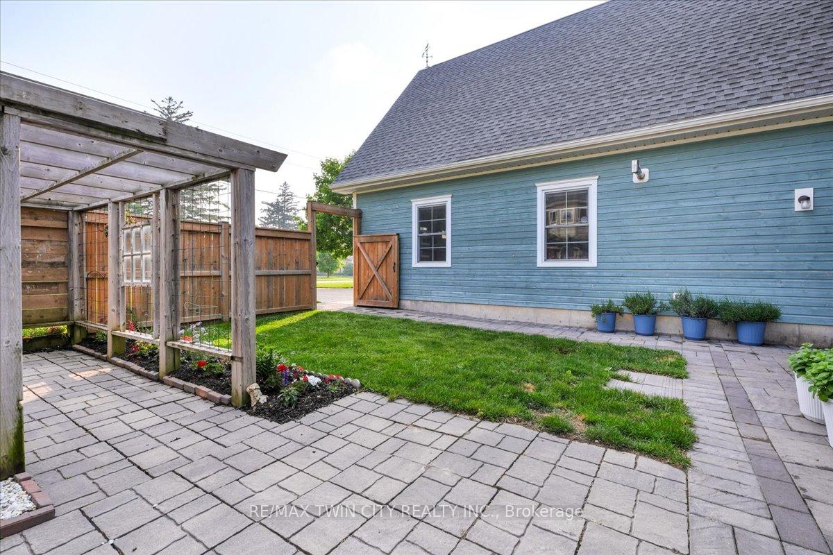 Photo 15 of 31 Kippen Road, Huron East, Egmondville — HOMEH