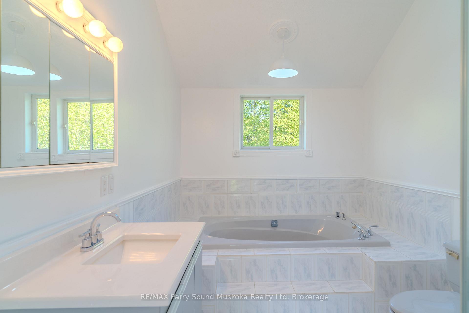 Photo 14 of 17 Harriet Street, McKellar — HOMEH
