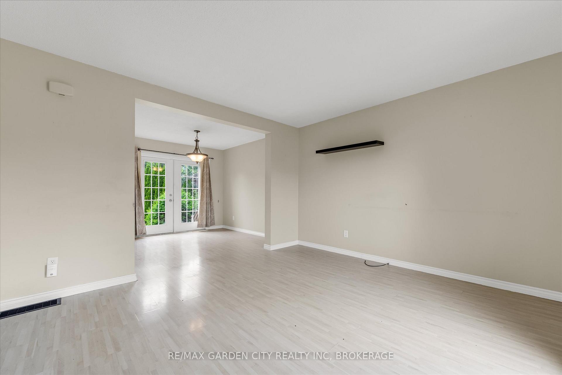 Photo 4 of 62 Ted Street, St. Catharines, Fairview — HOMEH