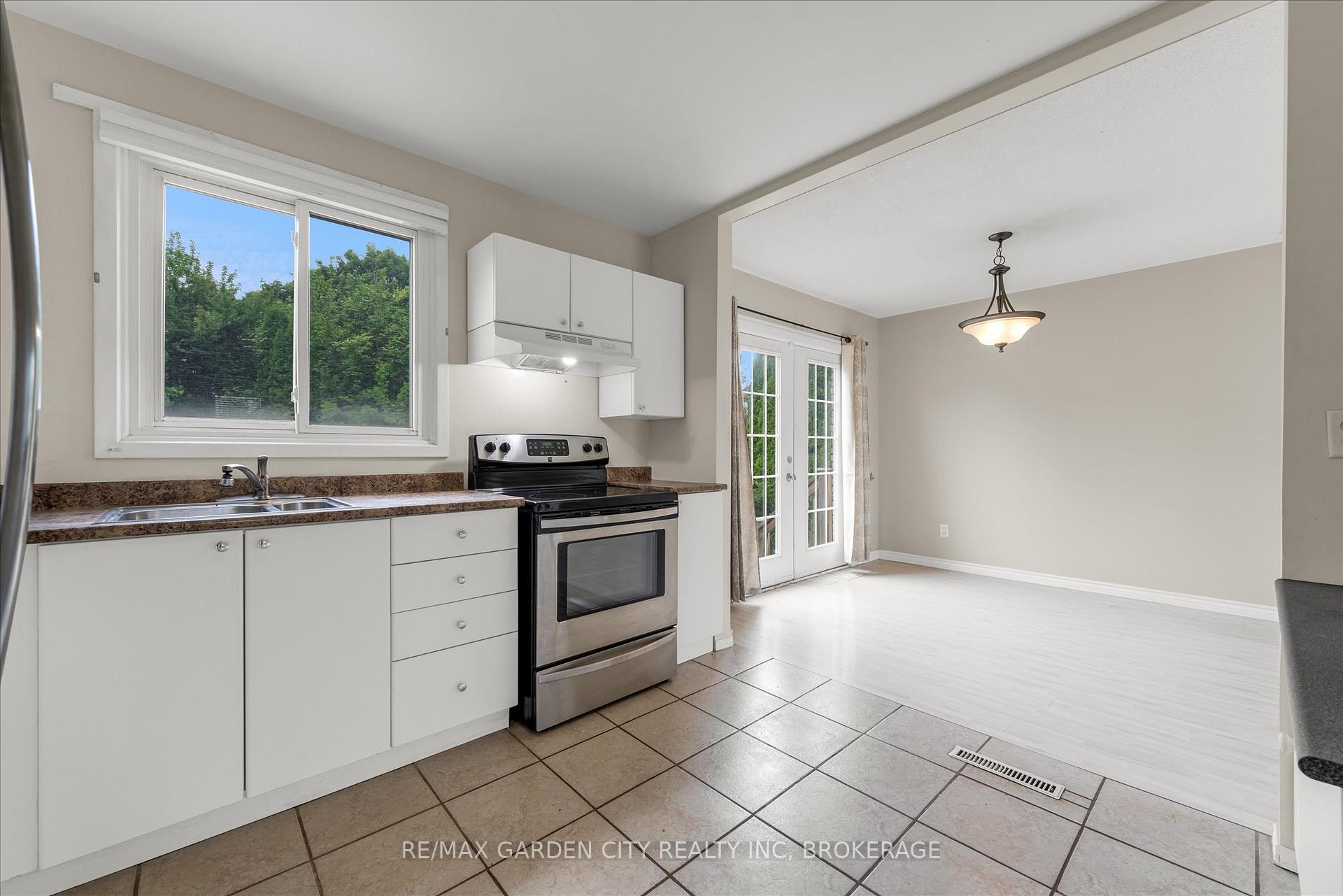 Photo 13 of 62 Ted Street, St. Catharines, Fairview — HOMEH