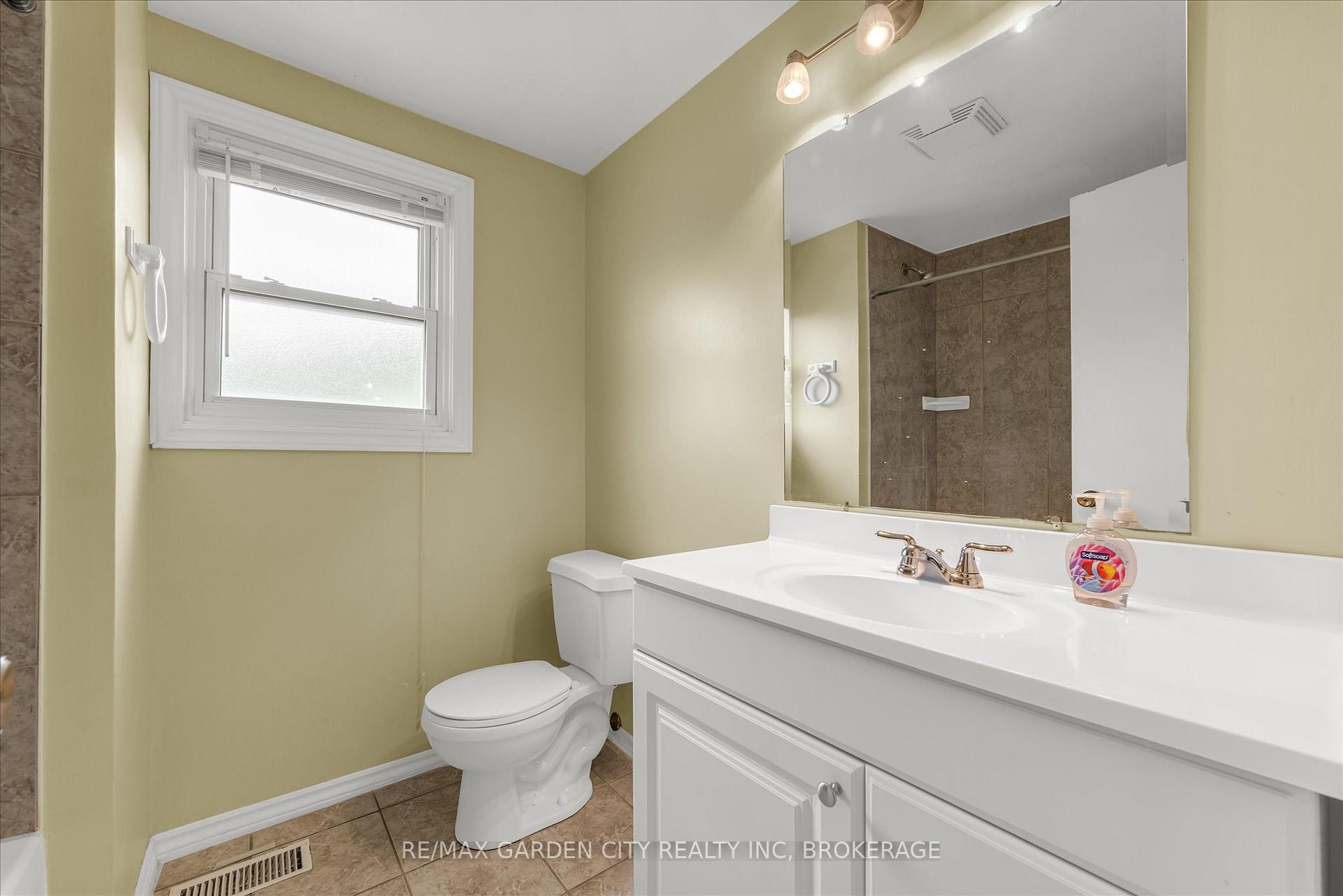 Photo 6 of 62 Ted Street, St. Catharines, Fairview — HOMEH