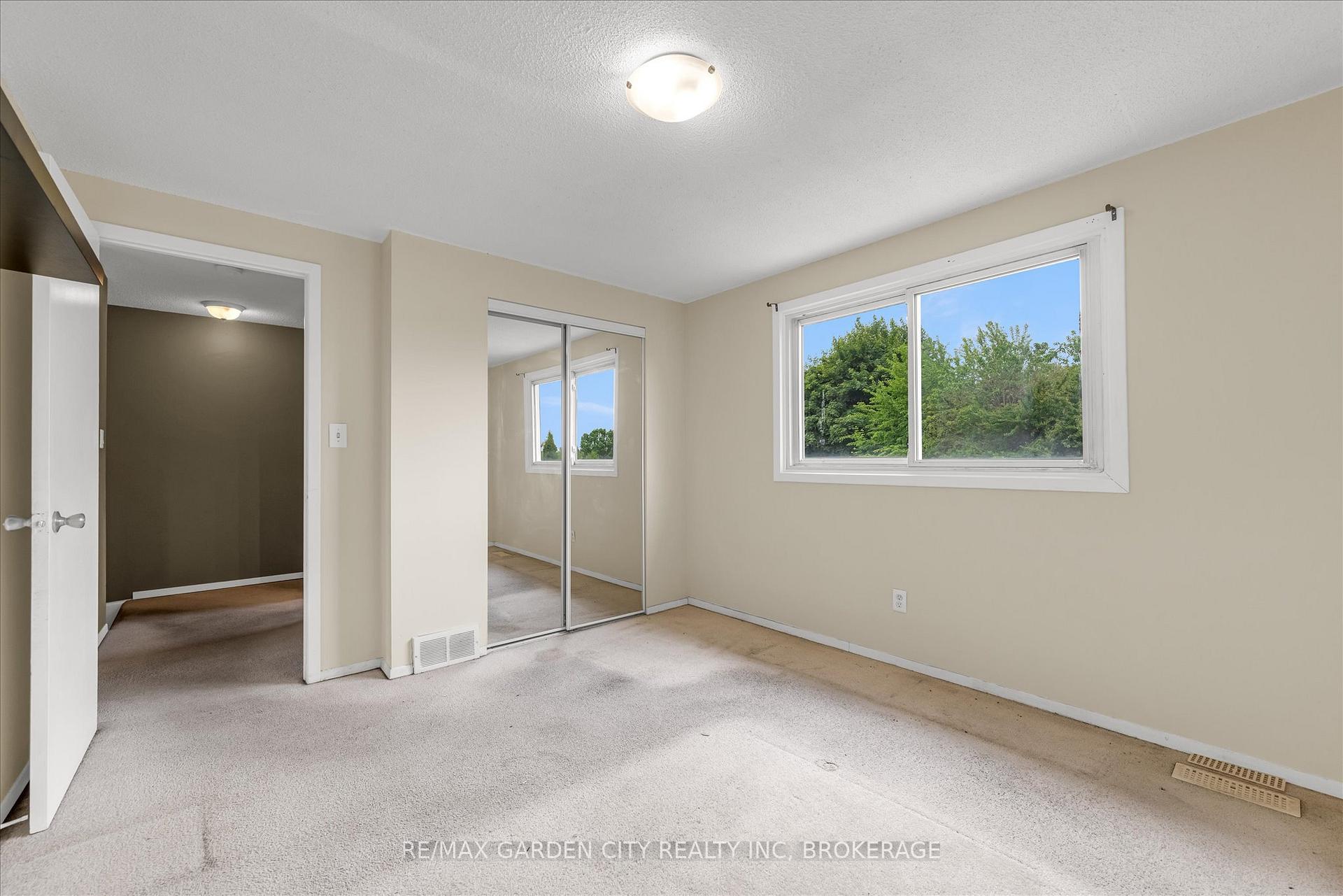 Photo 8 of 62 Ted Street, St. Catharines, Fairview — HOMEH